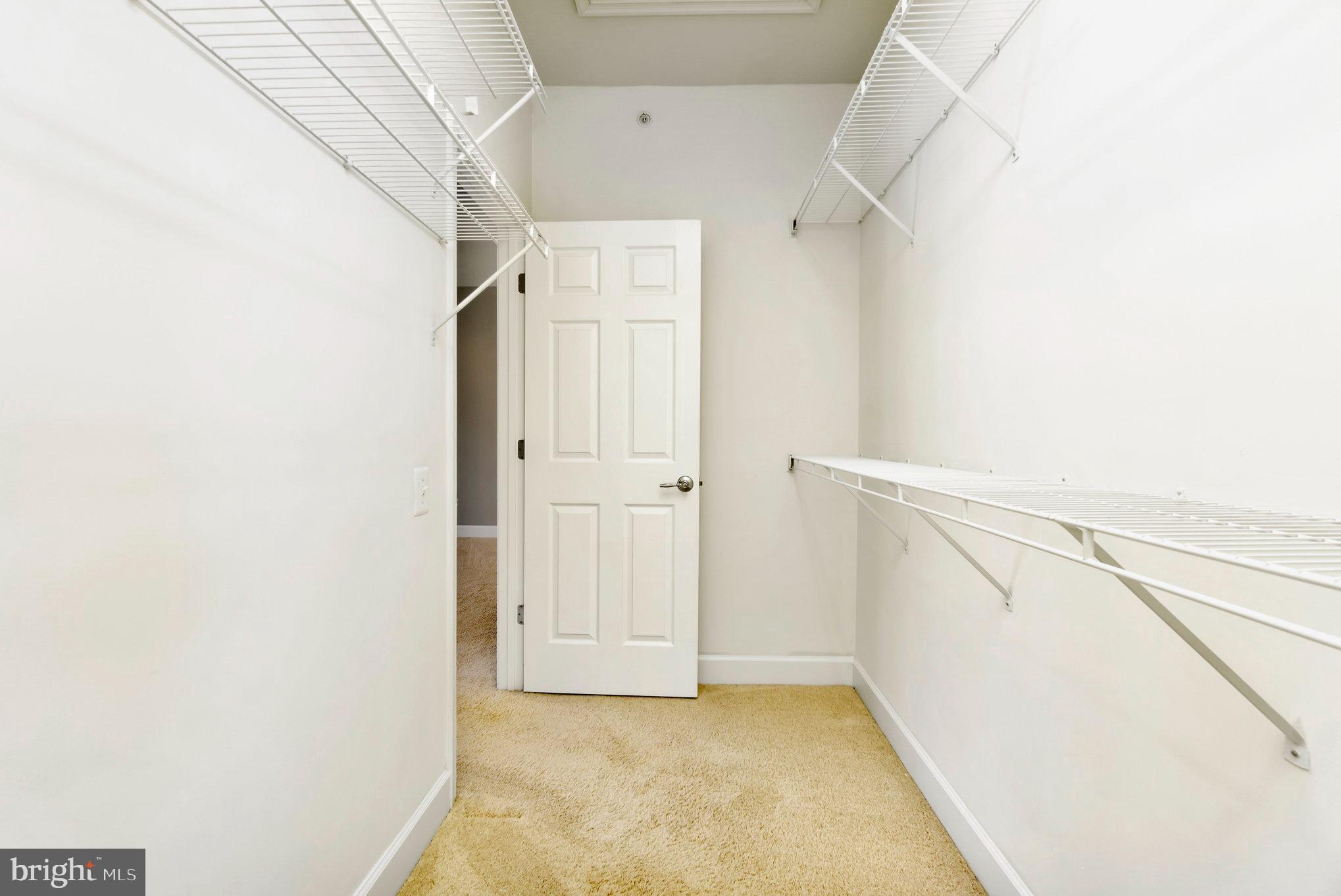 POTOMAC CLUB CONDOMINIUMS - Residential Lease