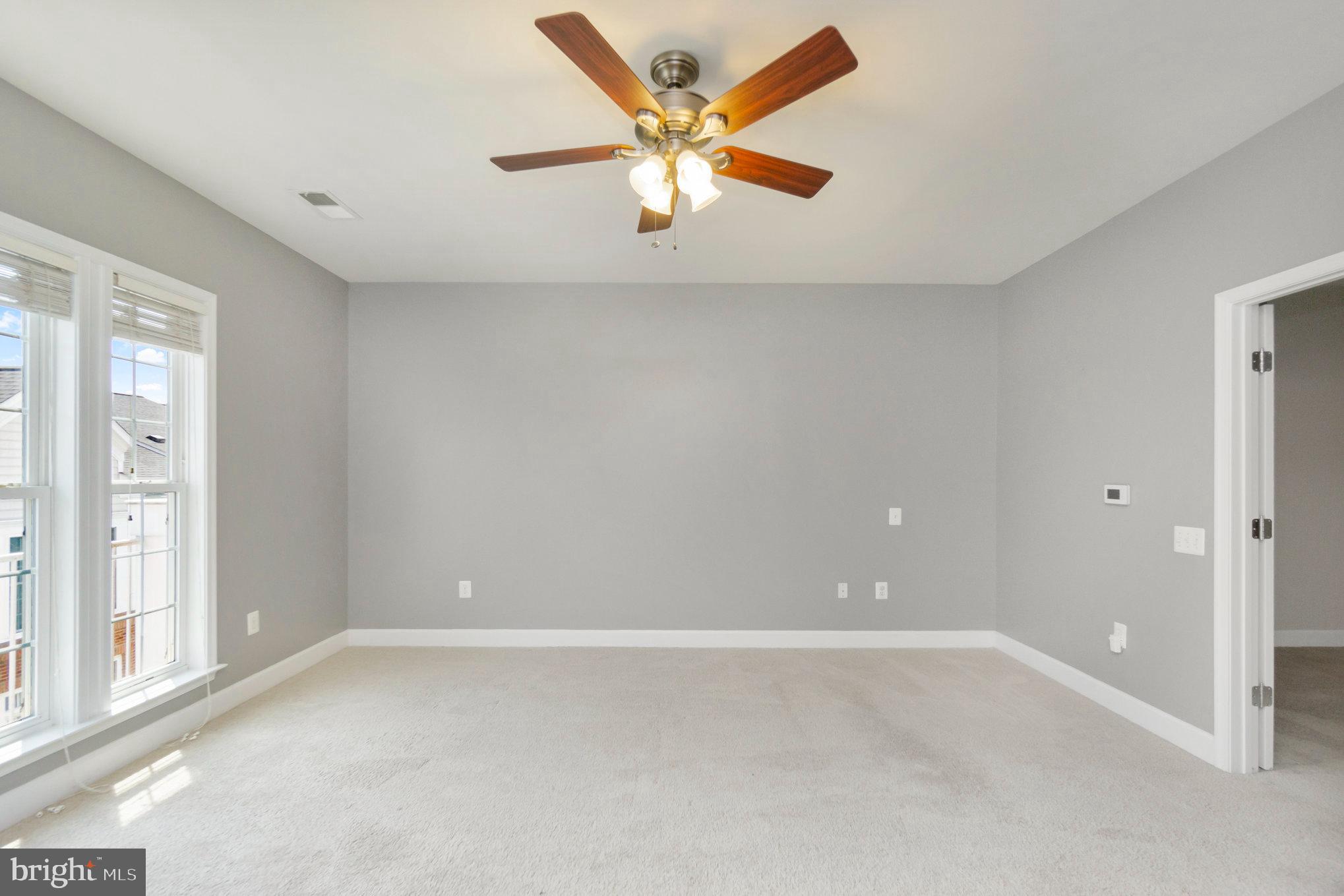 POTOMAC CLUB CONDOMINIUMS - Residential Lease