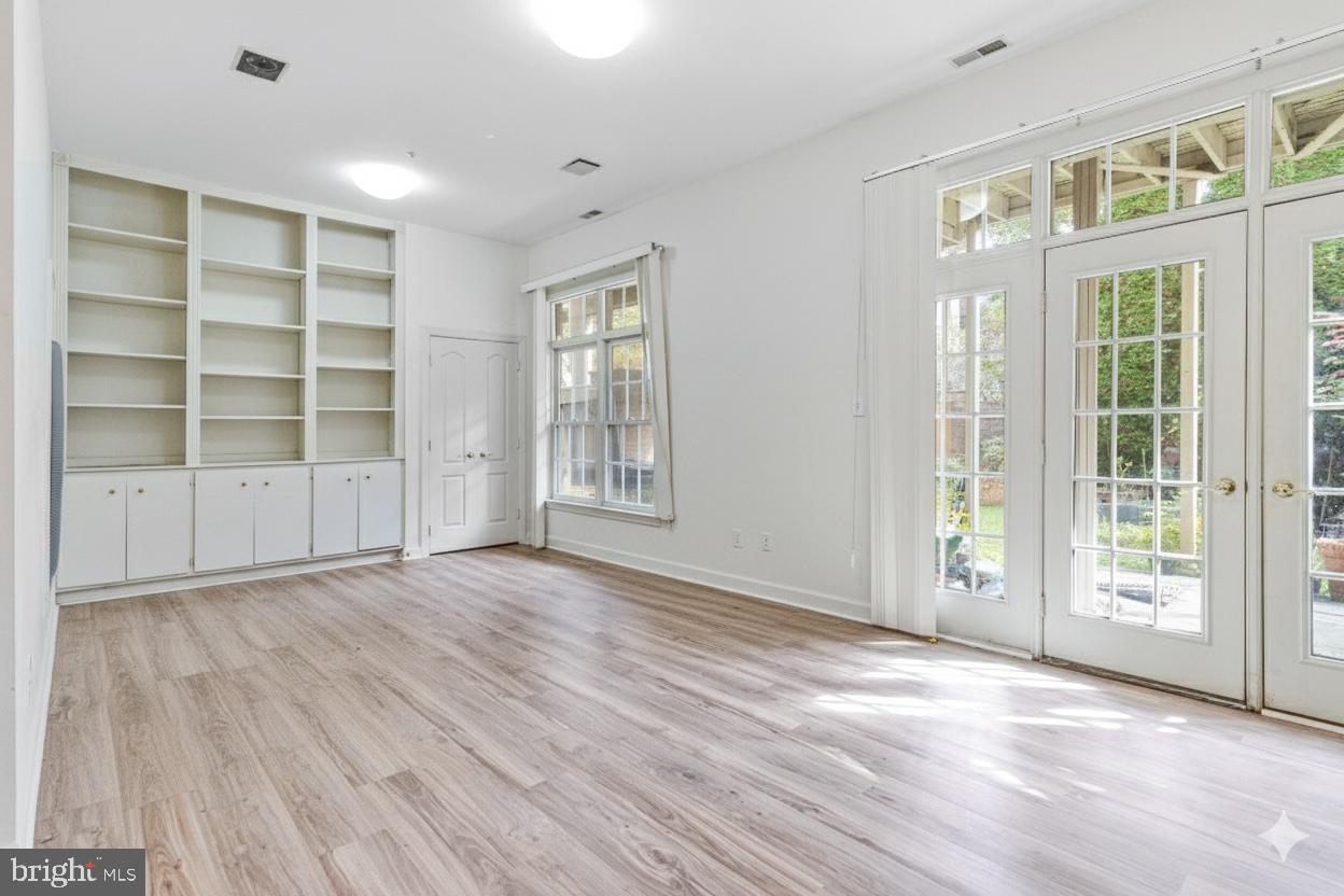 POTOMAC CREST - Residential Lease