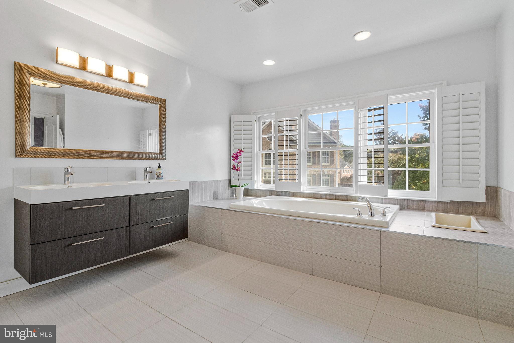 POTOMAC CREST - Residential Lease