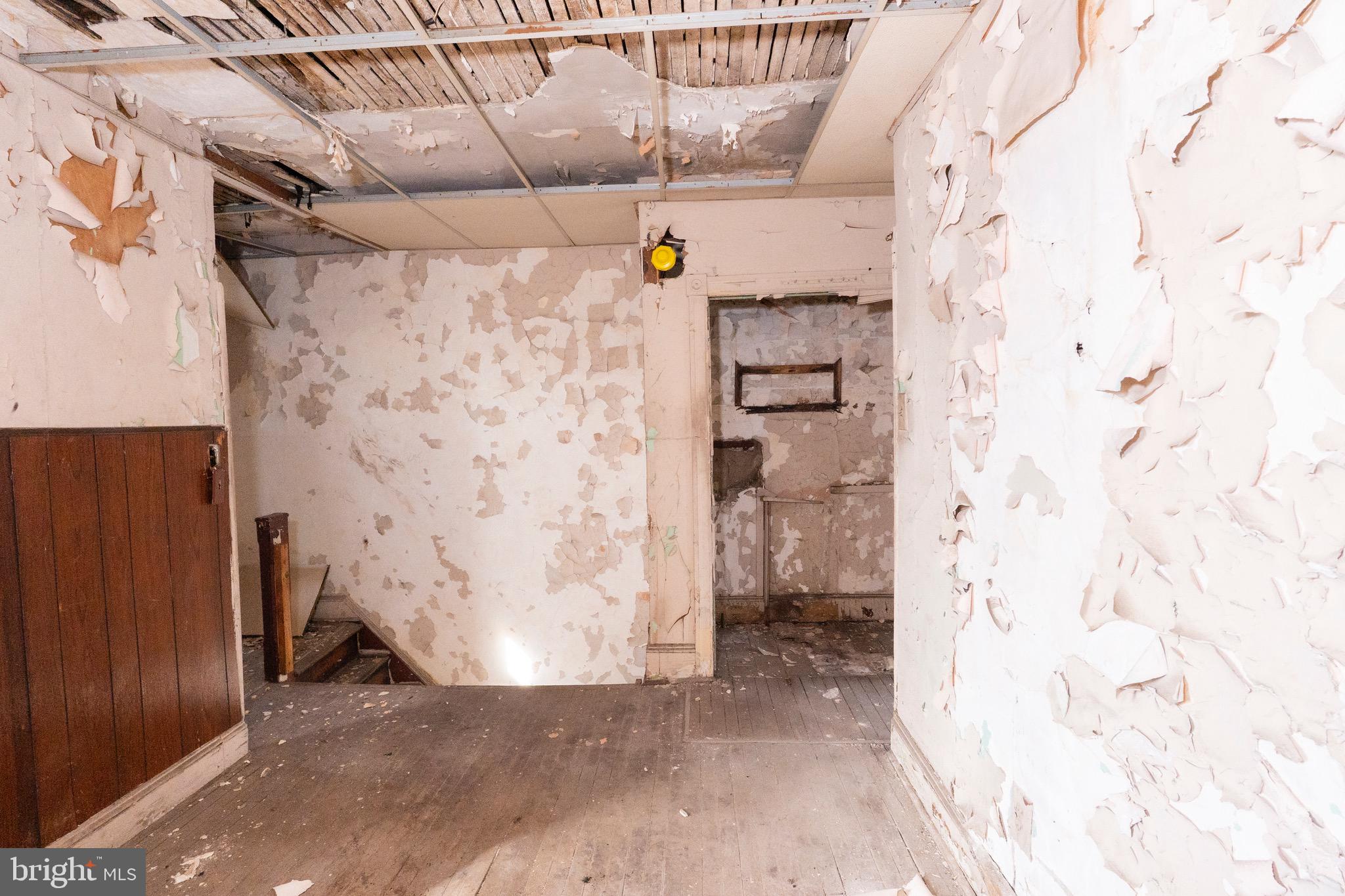 WEST PHILADELPHIA - Commercial Sale