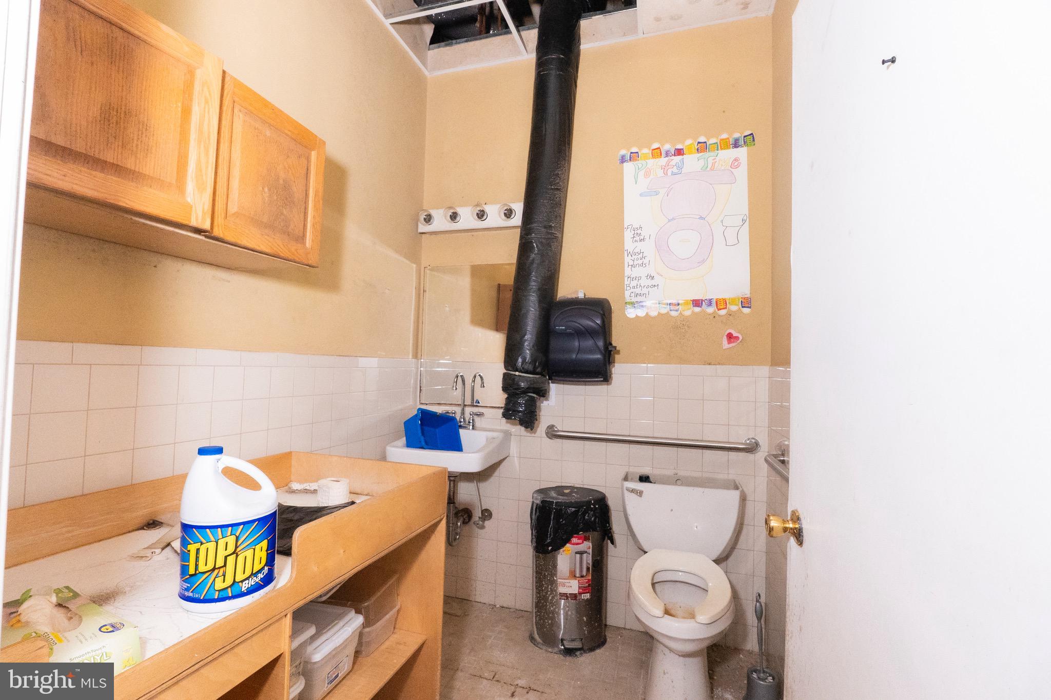 WEST PHILADELPHIA - Commercial Sale