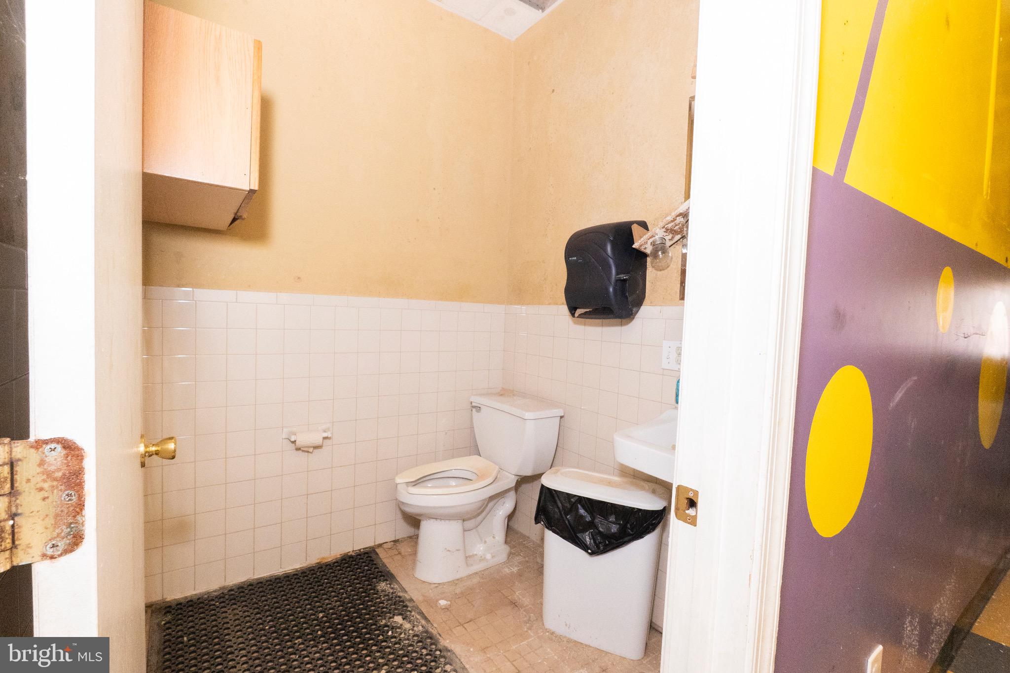 WEST PHILADELPHIA - Commercial Sale