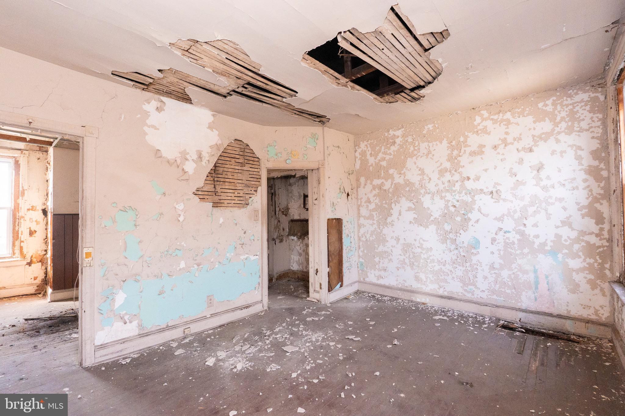 WEST PHILADELPHIA - Commercial Sale