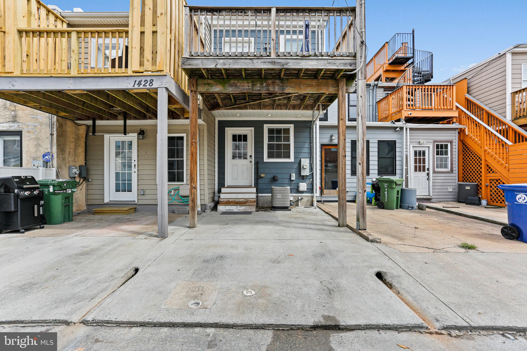 LOCUST POINT - Residential