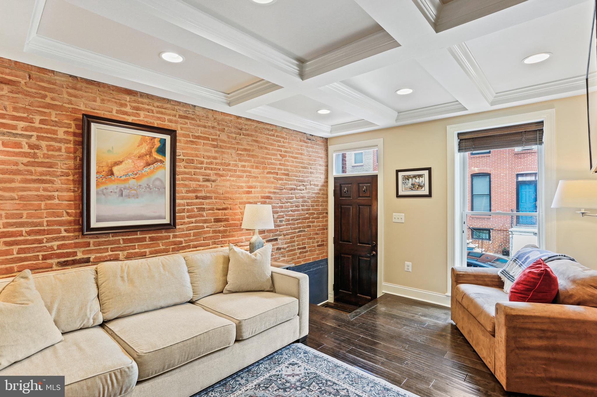 LOCUST POINT - Residential