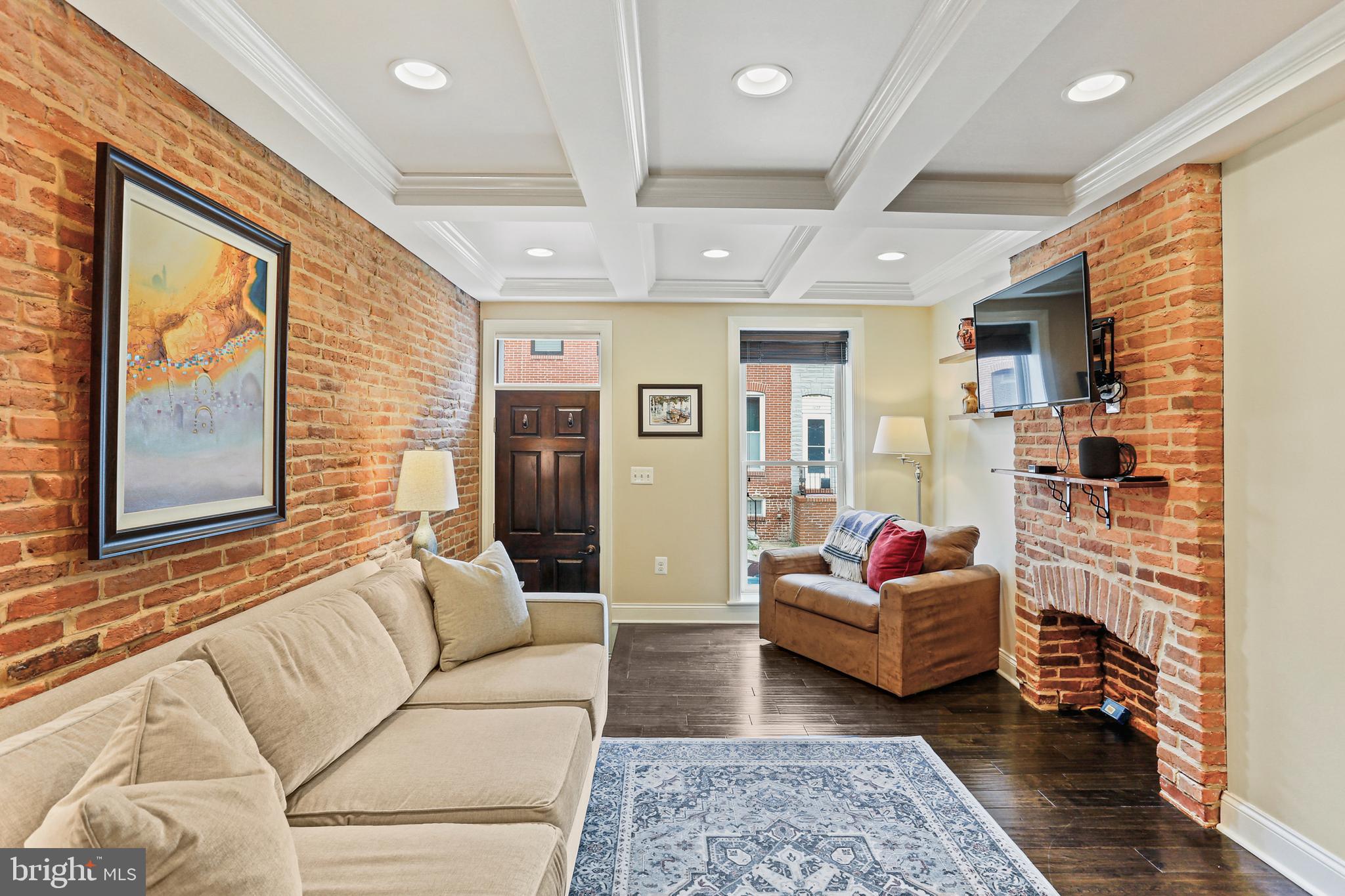 LOCUST POINT - Residential