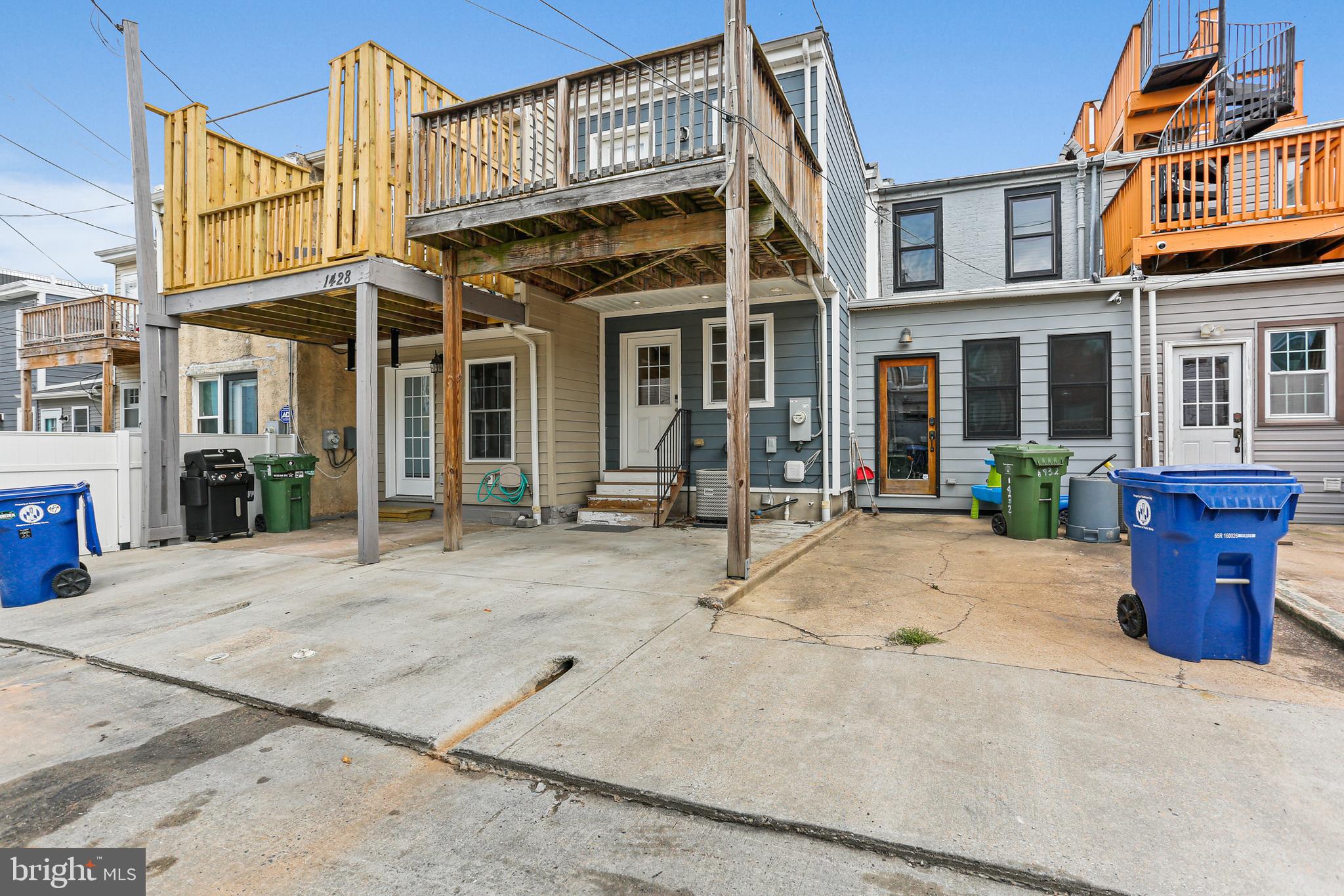 LOCUST POINT - Residential