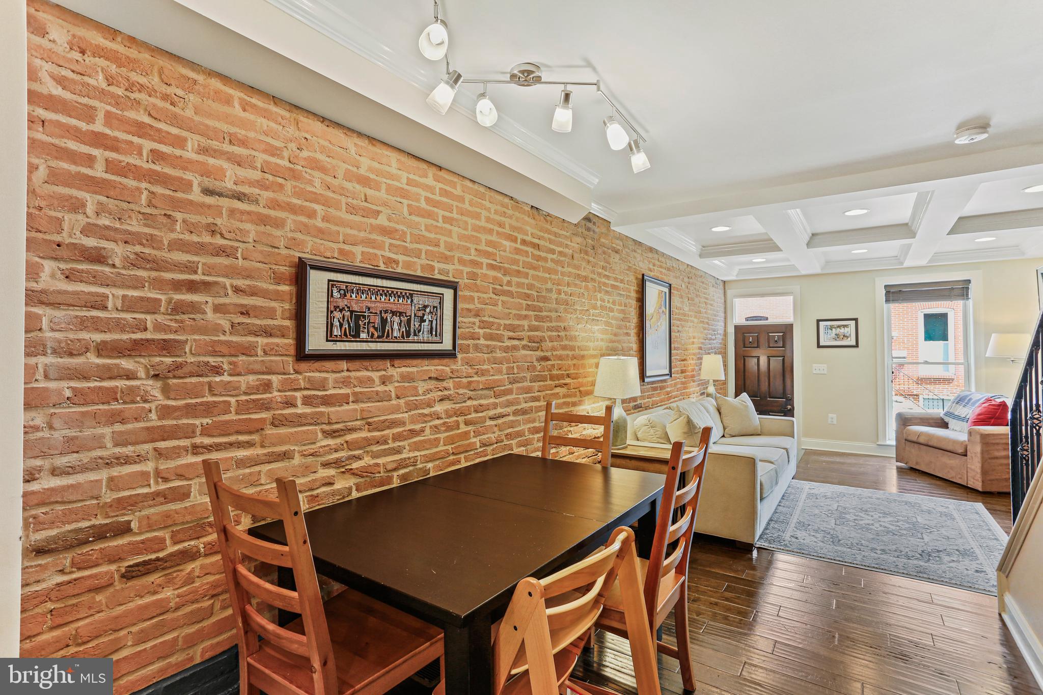 LOCUST POINT - Residential