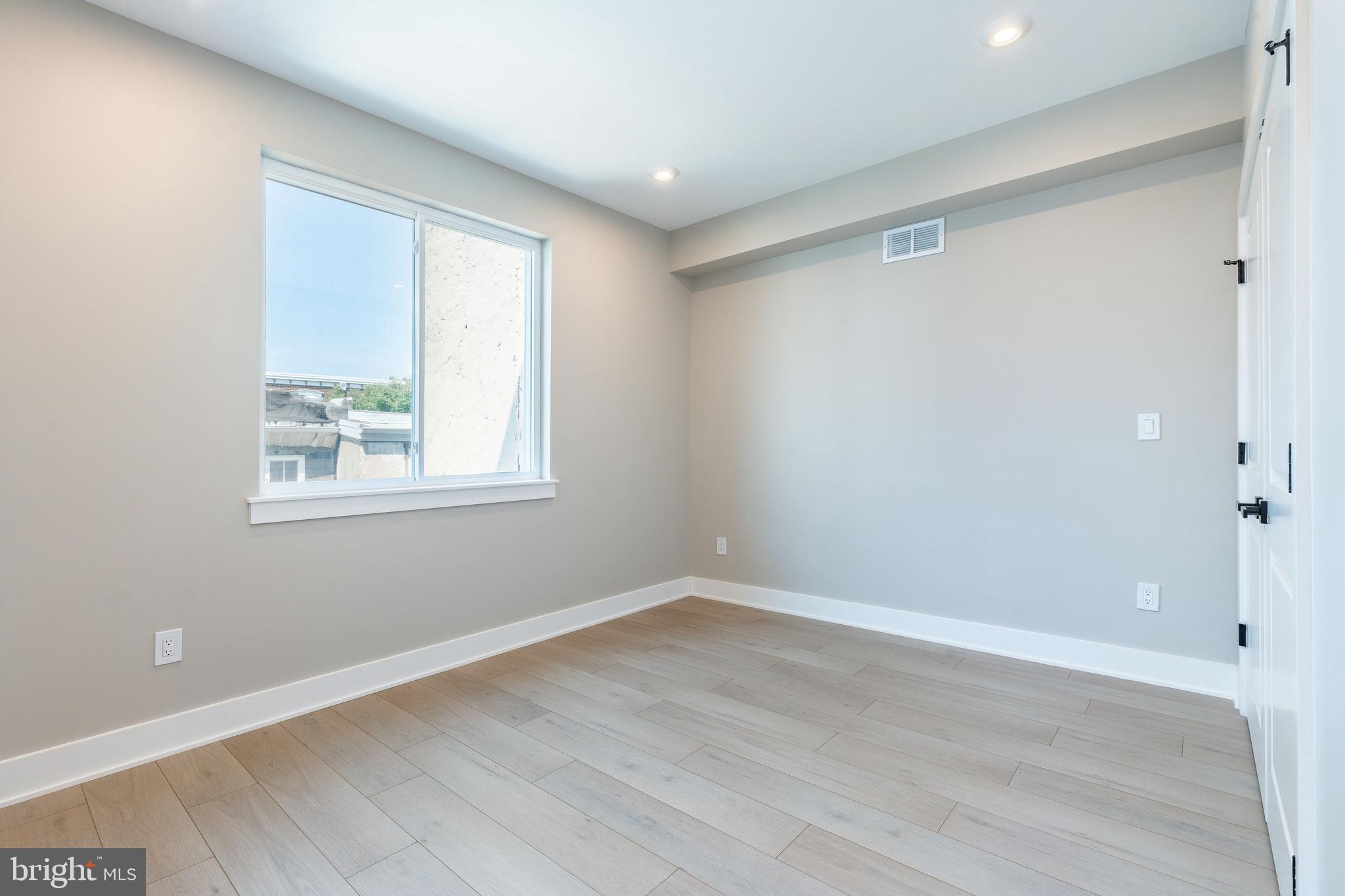 OLDE KENSINGTON - Residential Lease