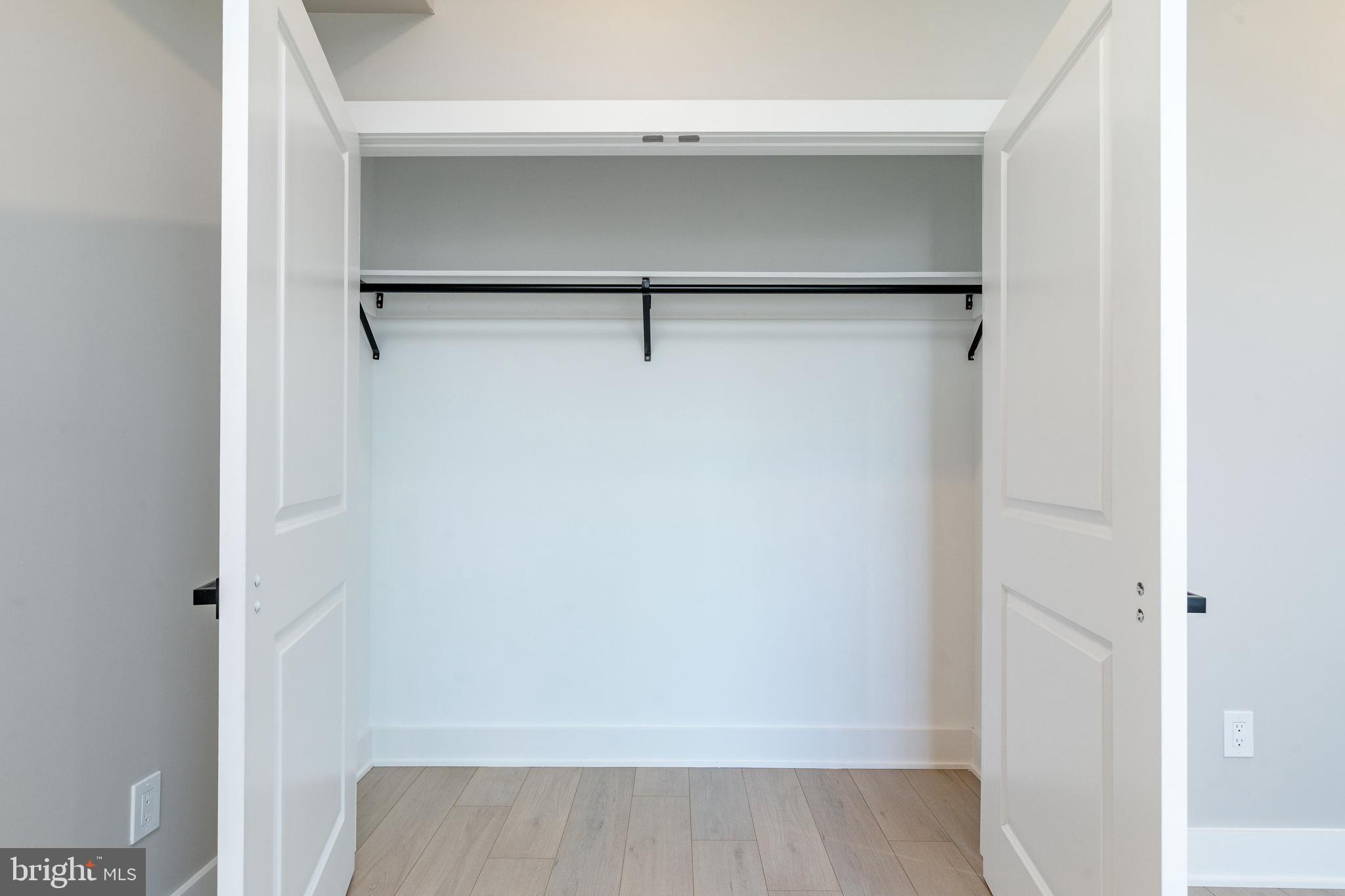 OLDE KENSINGTON - Residential Lease