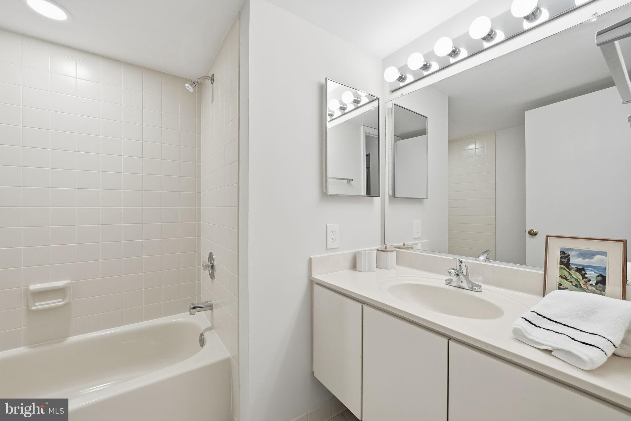 ASTORIA CONDOMINIUM - Residential