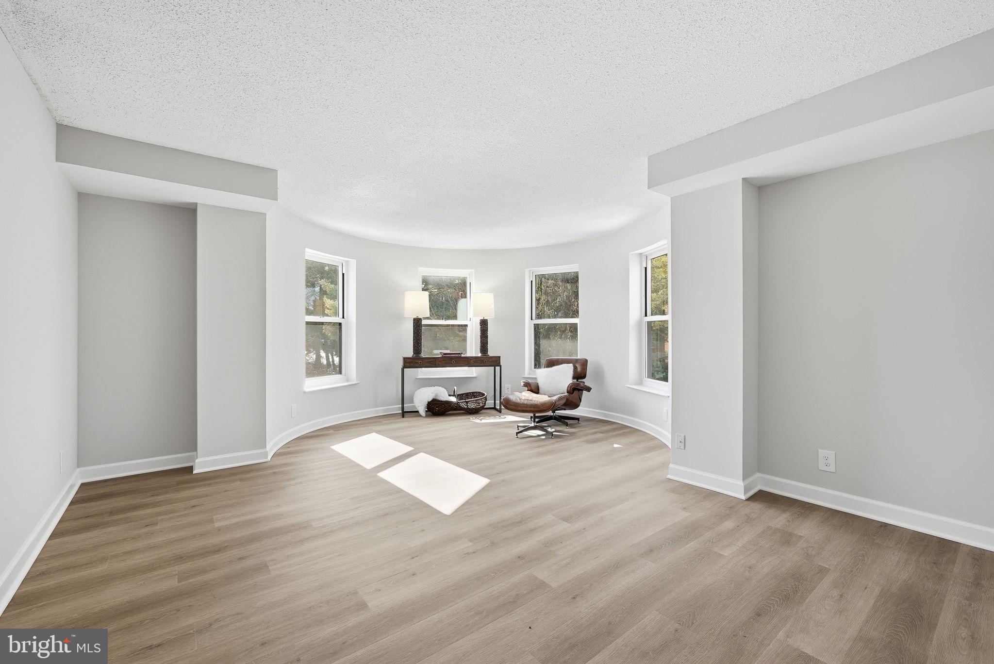 ASTORIA CONDOMINIUM - Residential