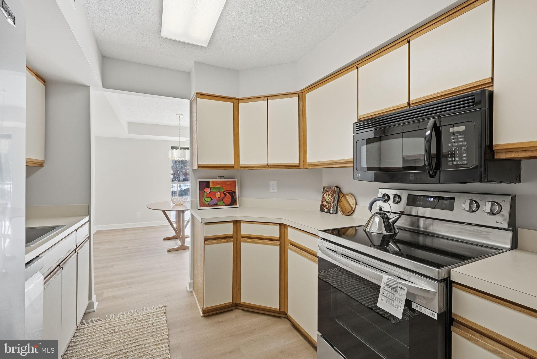 ASTORIA CONDOMINIUM - Residential