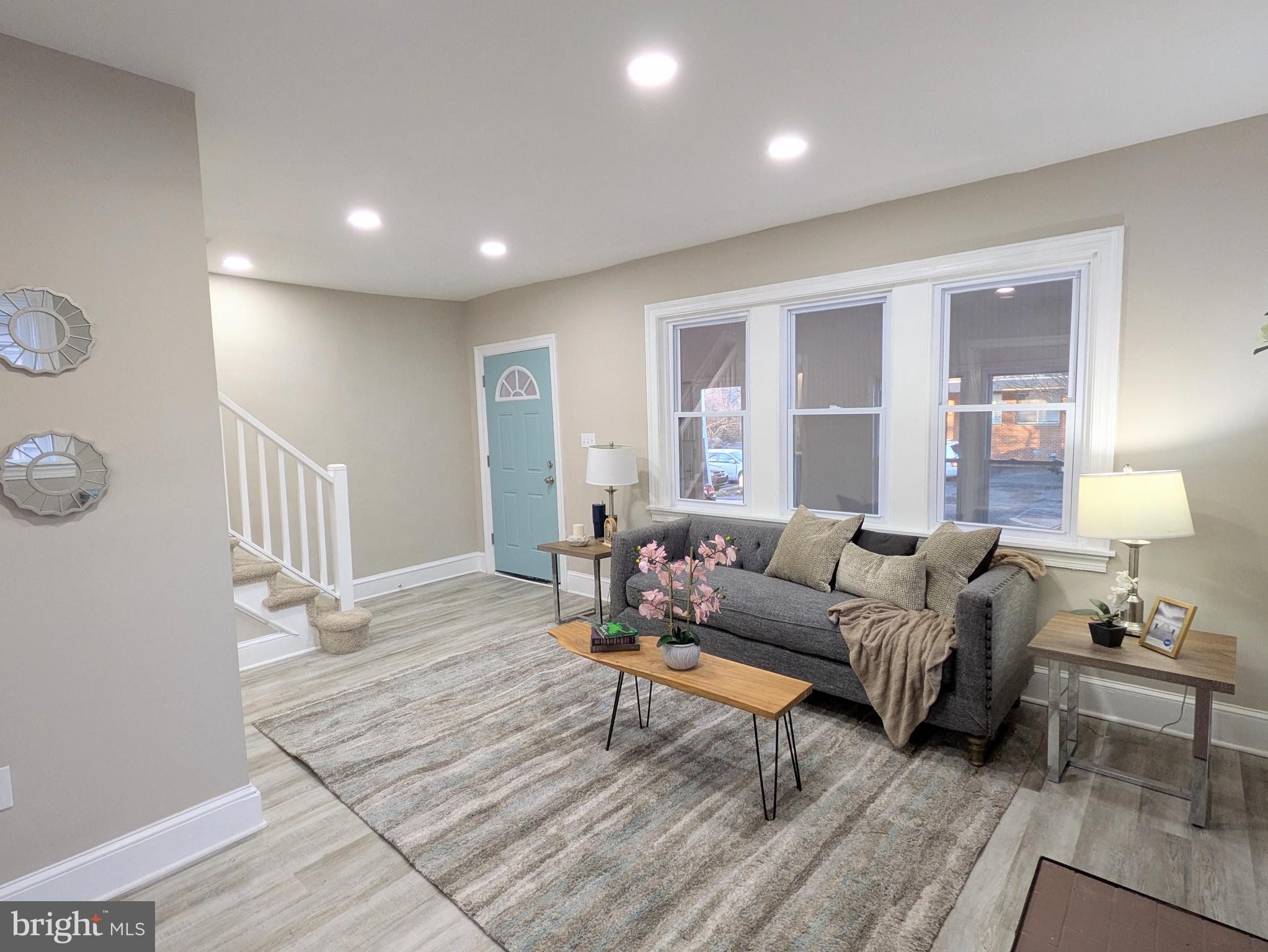 TRIANGLE - Residential