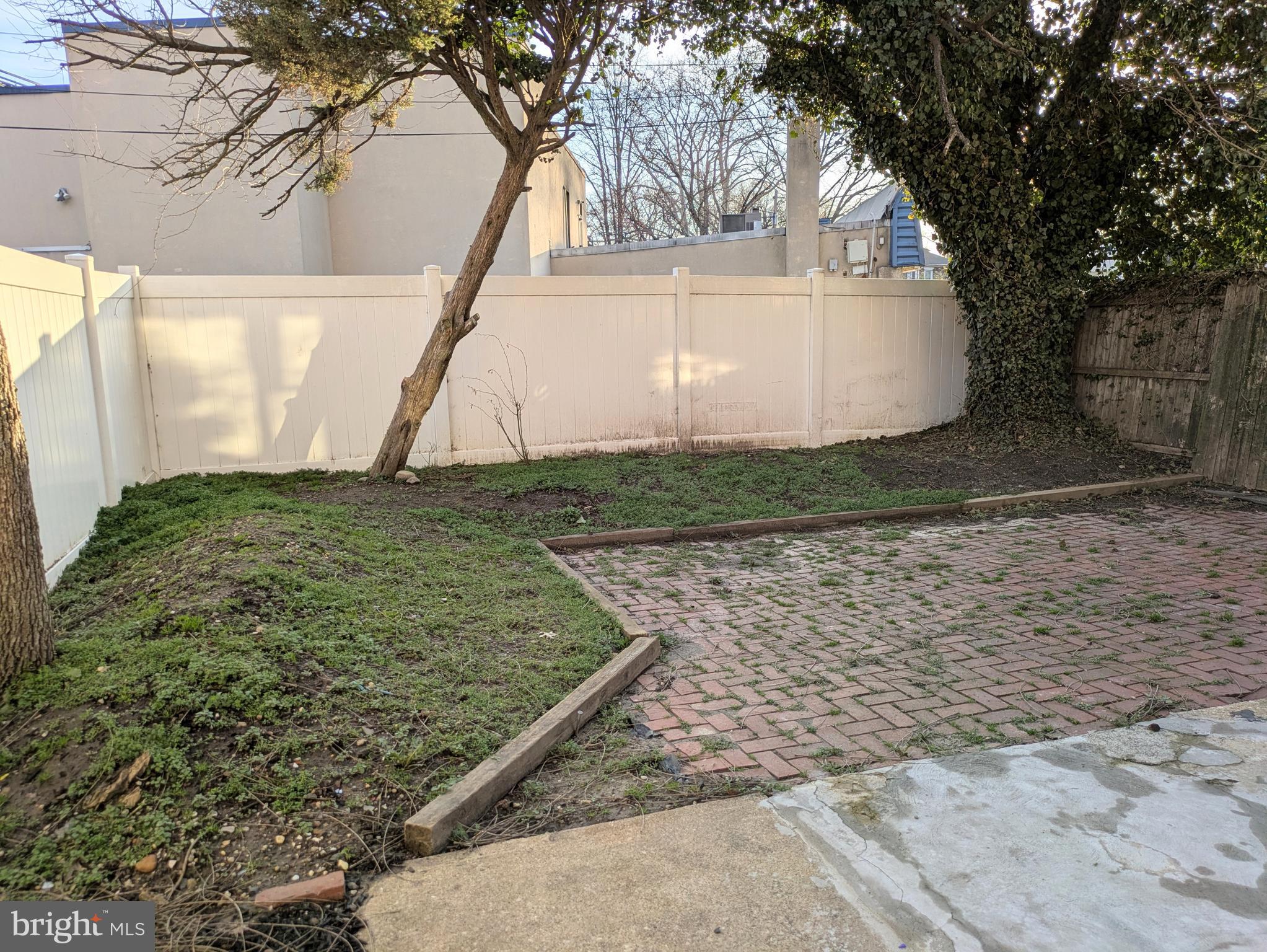 TRIANGLE - Residential