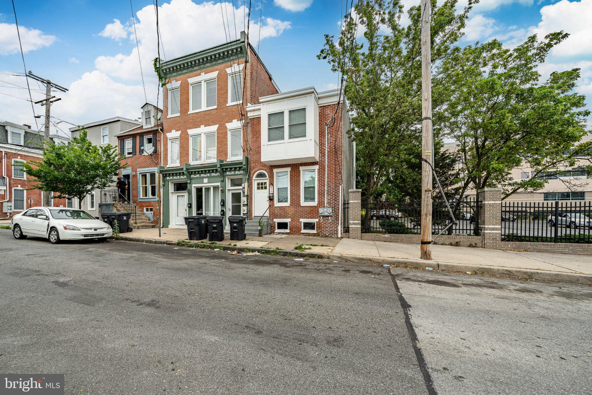 215 W 6TH STREET