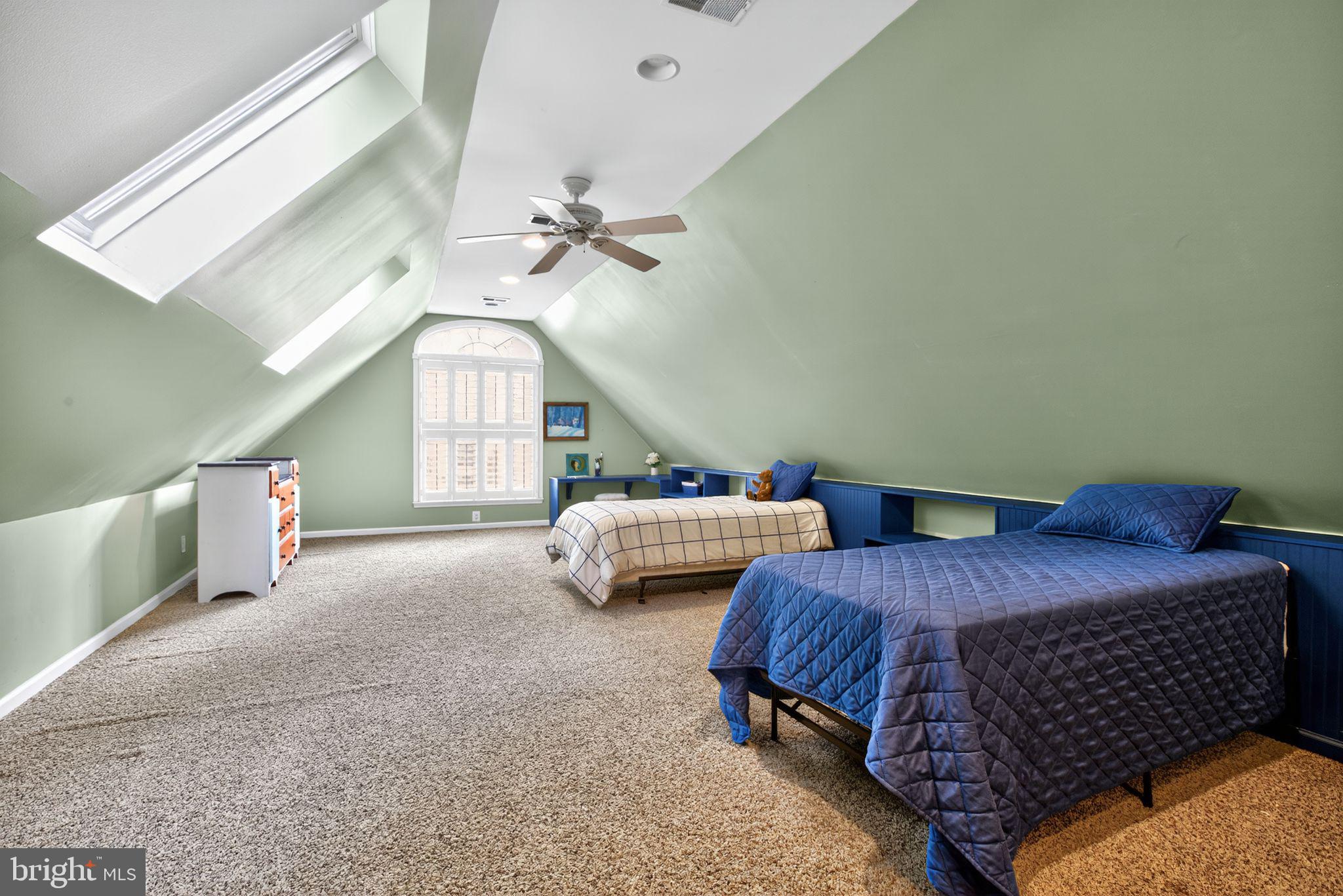 VIRGINIA GLEN - Residential