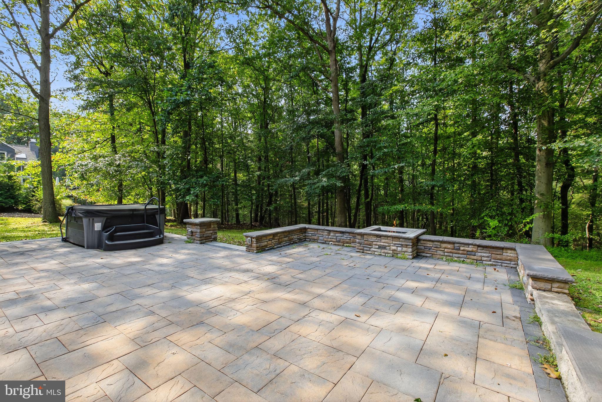 VIRGINIA GLEN - Residential