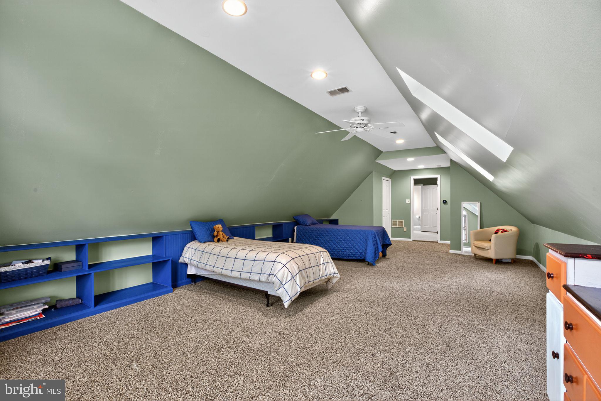 VIRGINIA GLEN - Residential