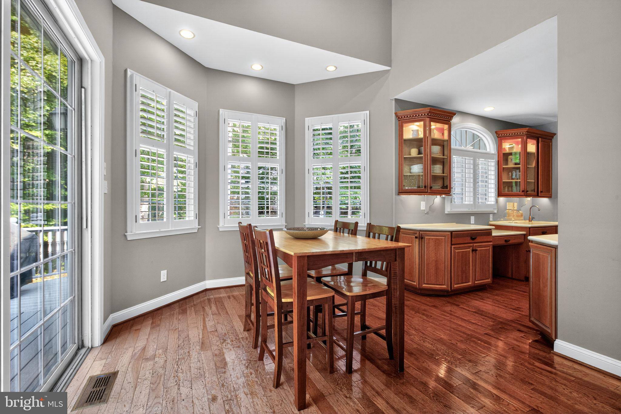 VIRGINIA GLEN - Residential