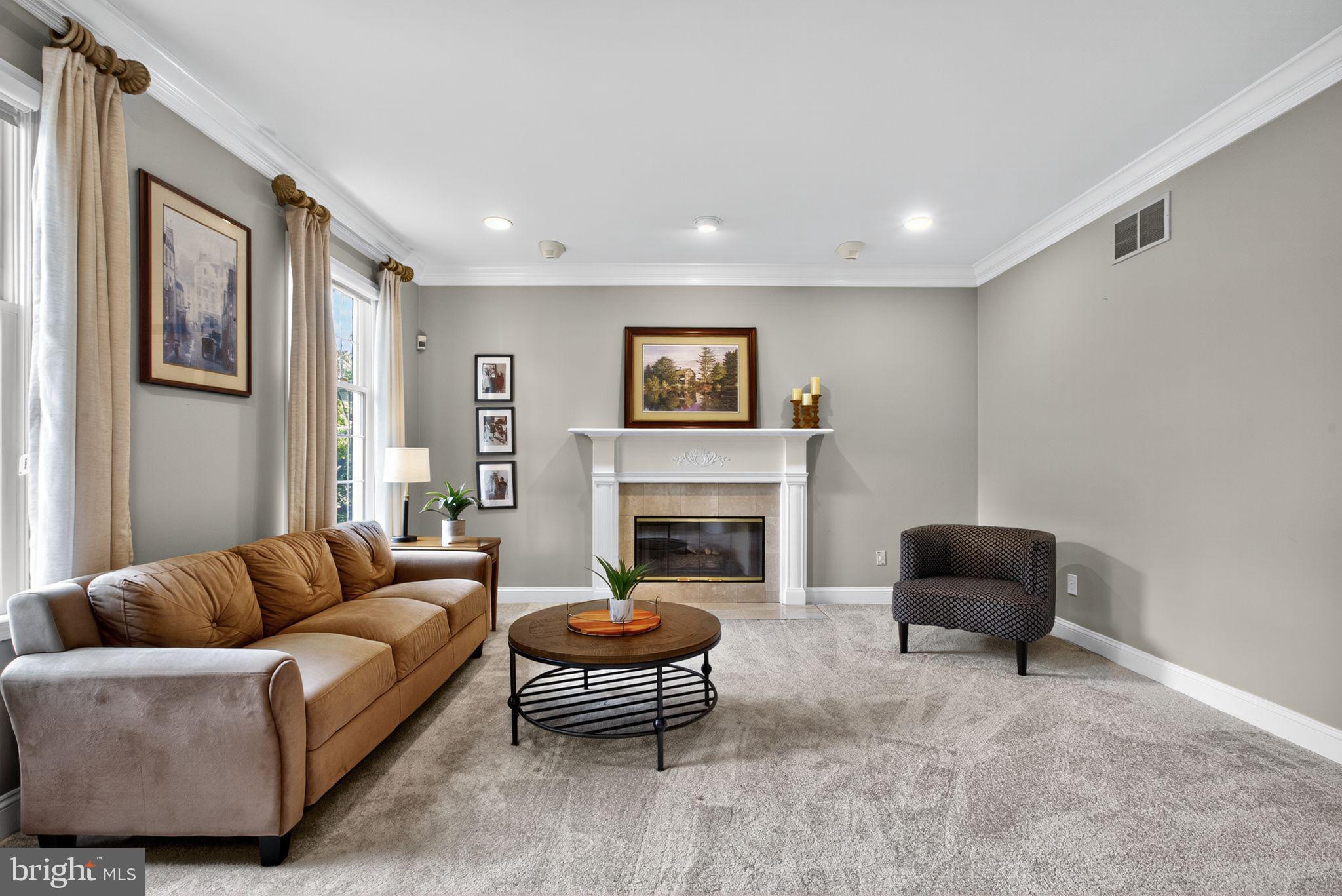 VIRGINIA GLEN - Residential