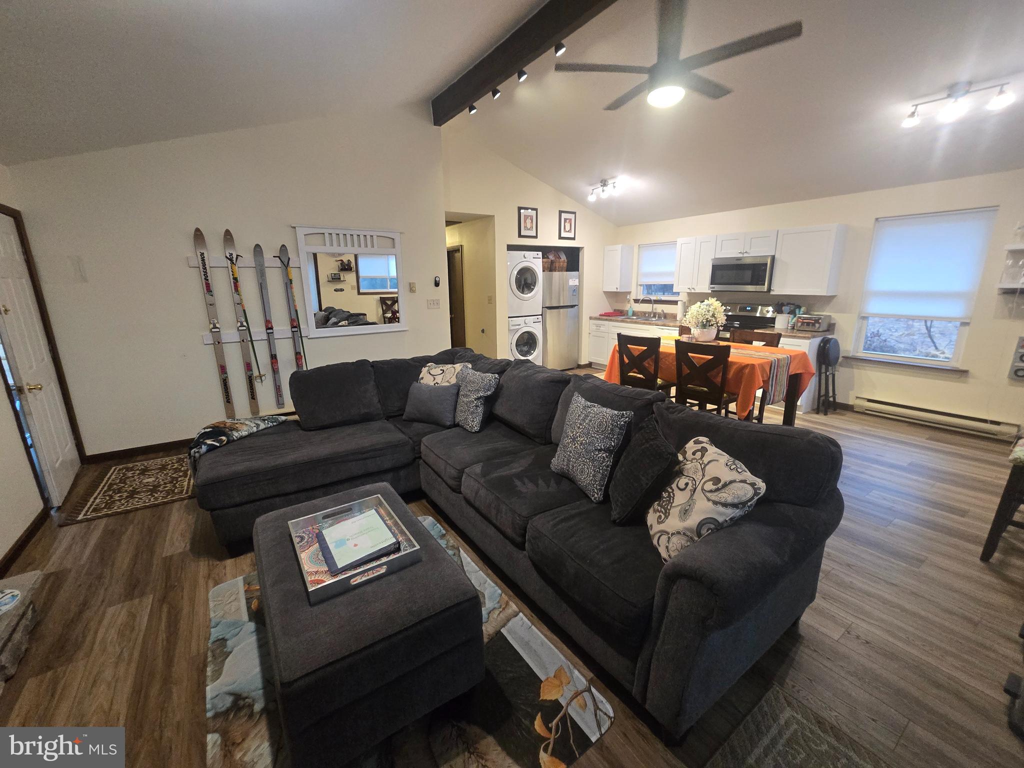 TOWAMENSING TRAILS - Residential