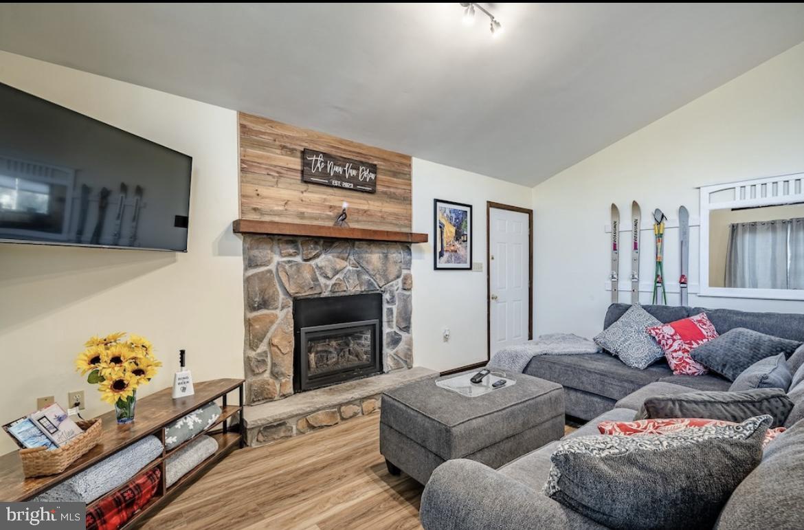 TOWAMENSING TRAILS - Residential