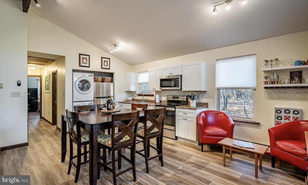 TOWAMENSING TRAILS - Residential