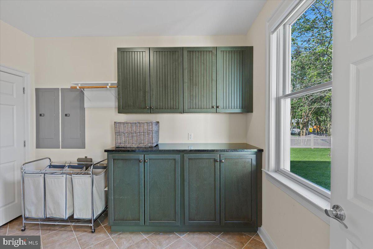 SHADY SIDE - Residential