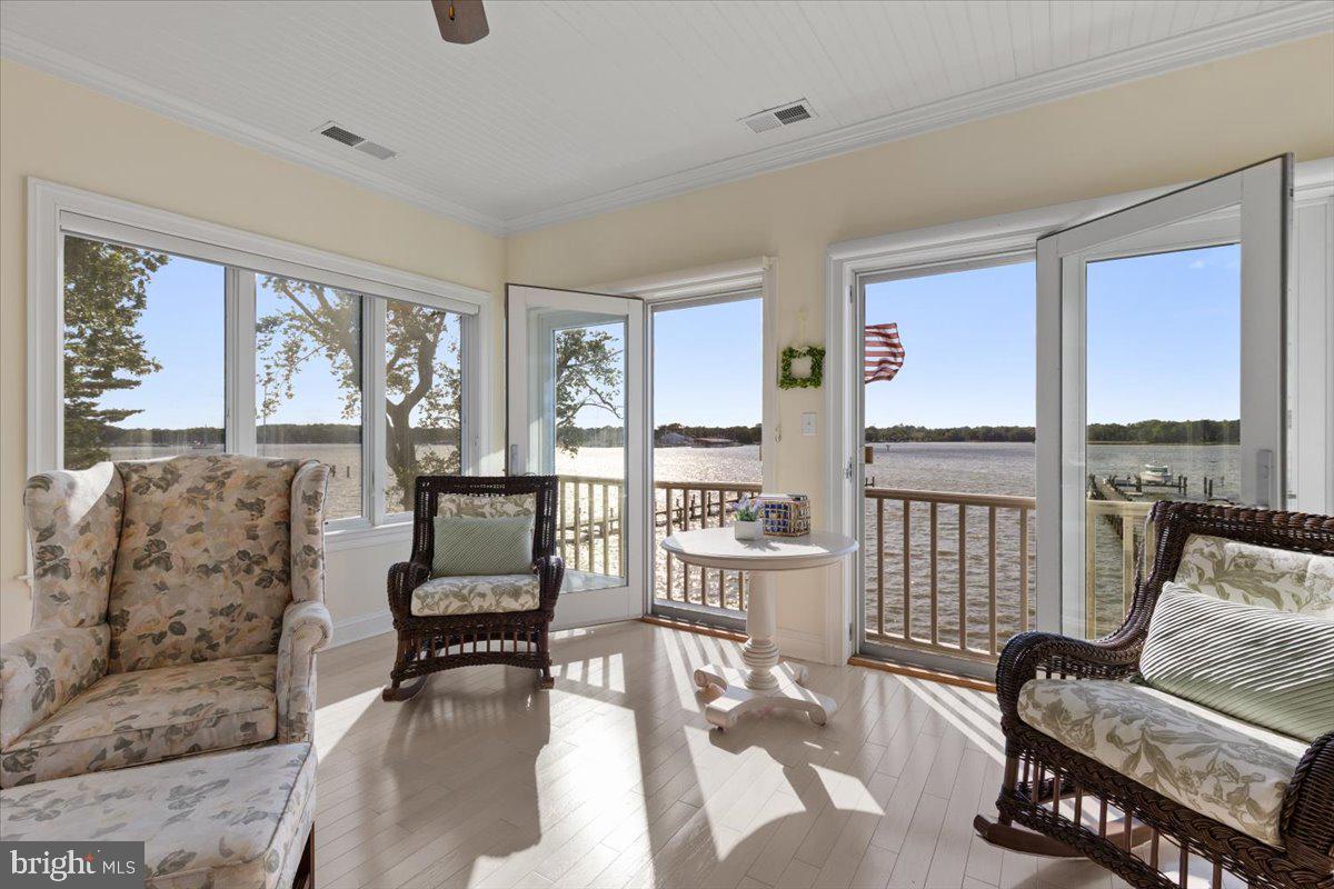 SHADY SIDE - Residential