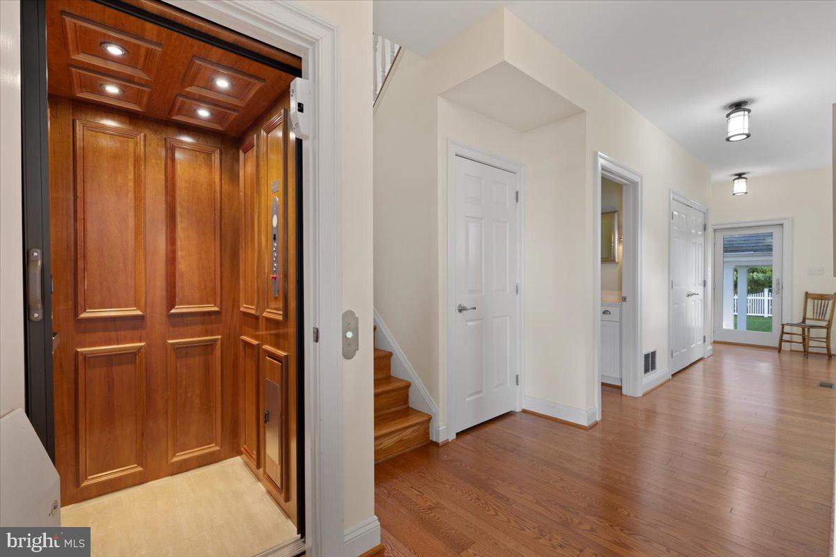 SHADY SIDE - Residential