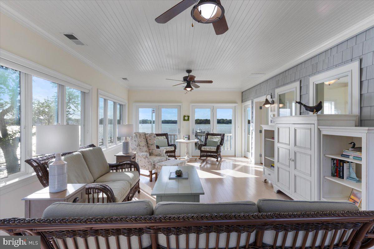 SHADY SIDE - Residential