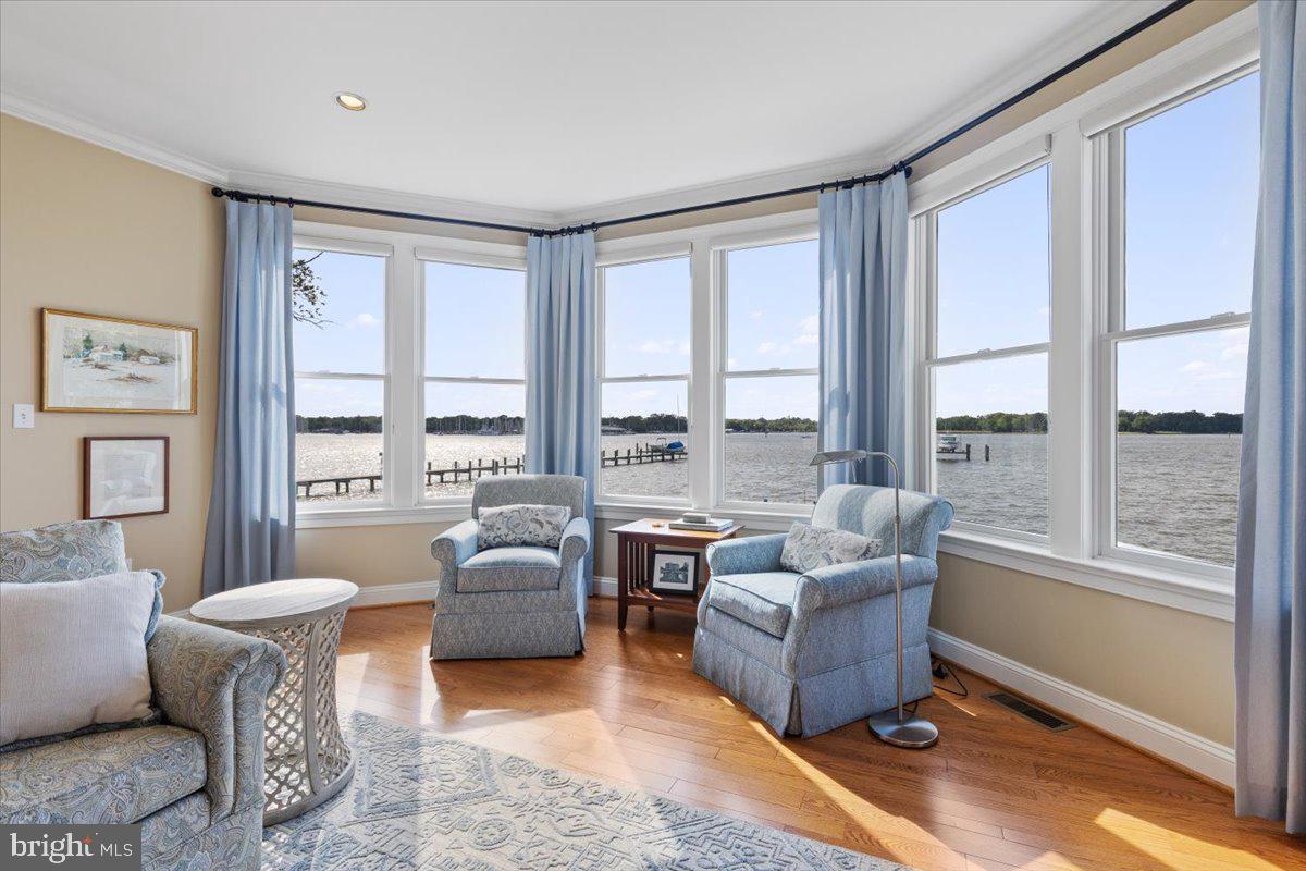 SHADY SIDE - Residential