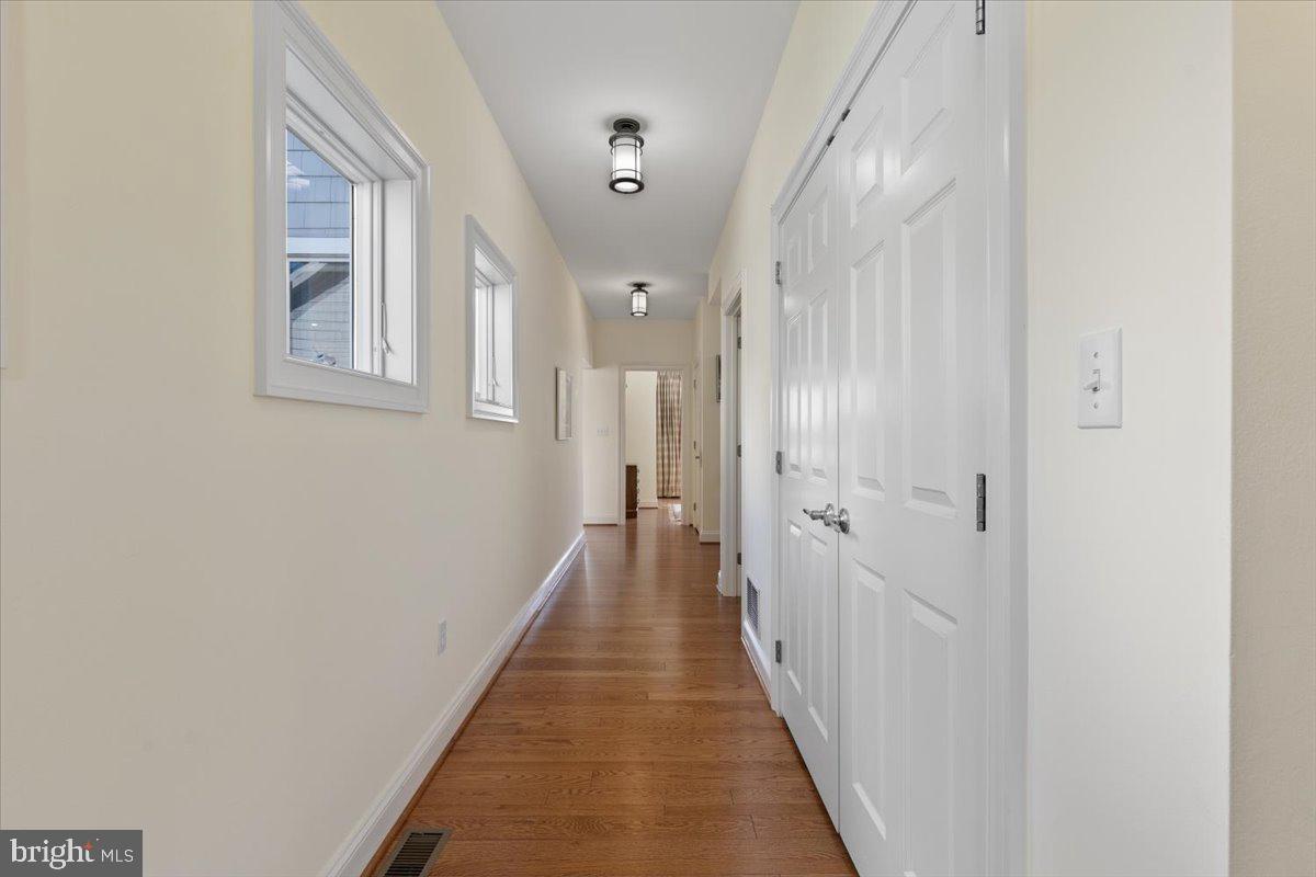 SHADY SIDE - Residential