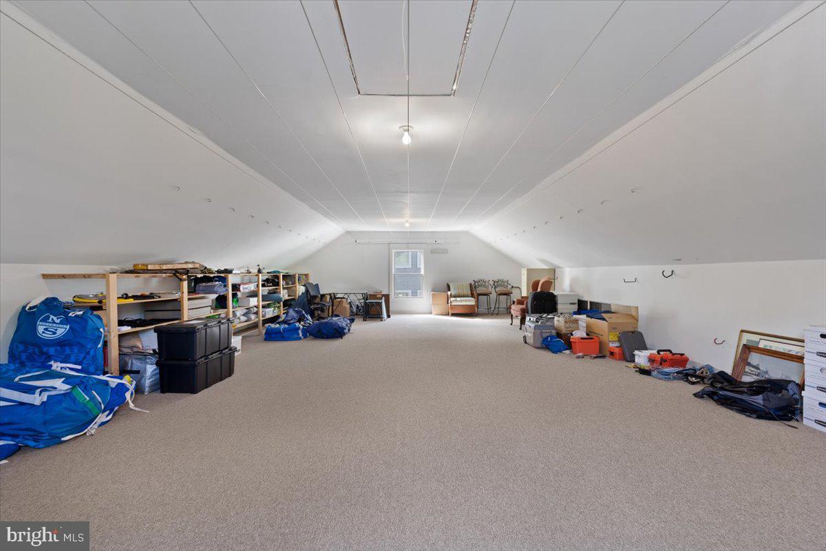 SHADY SIDE - Residential