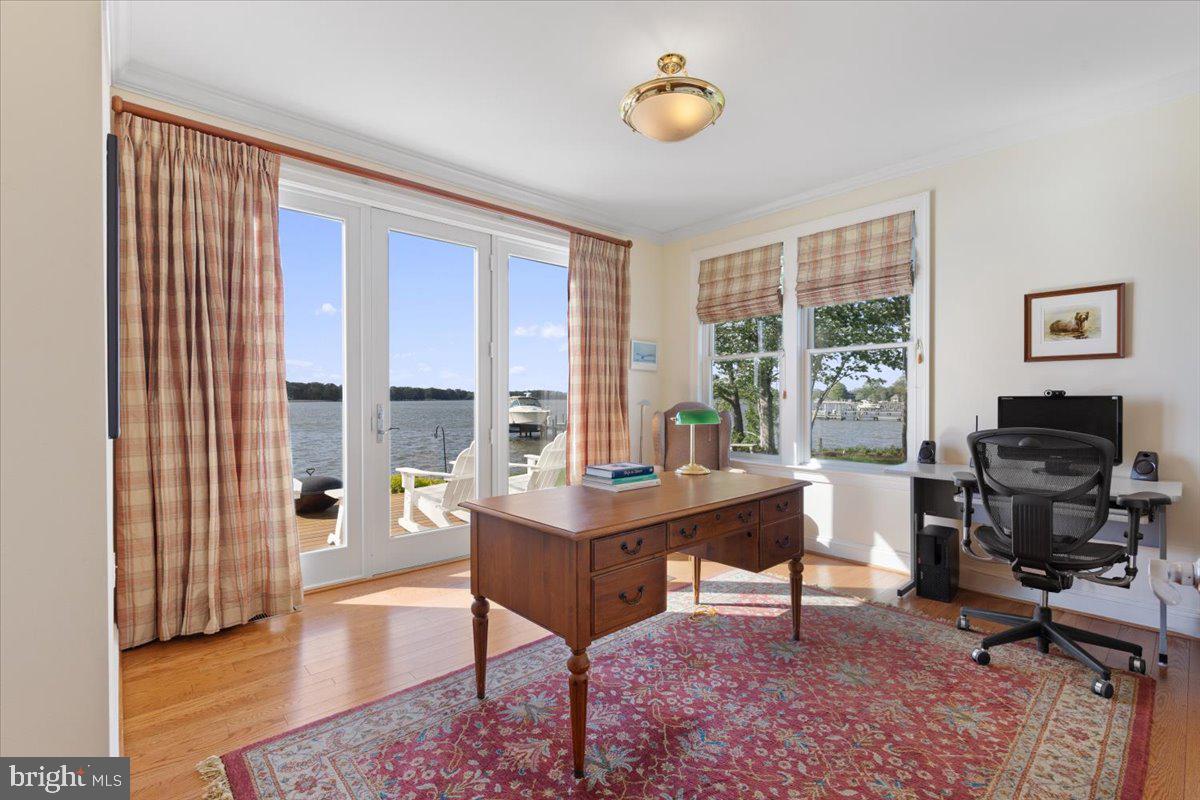 SHADY SIDE - Residential