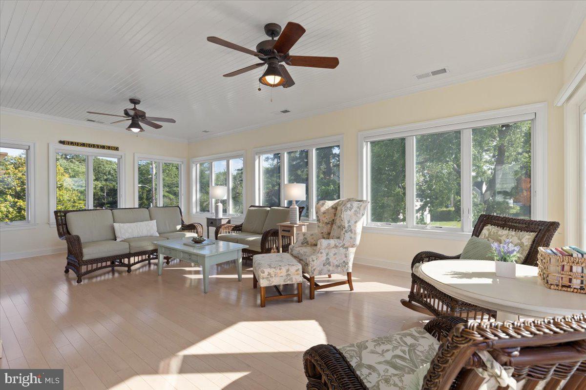 SHADY SIDE - Residential