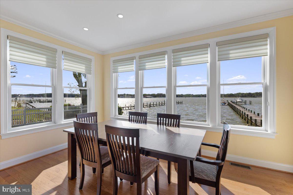 SHADY SIDE - Residential