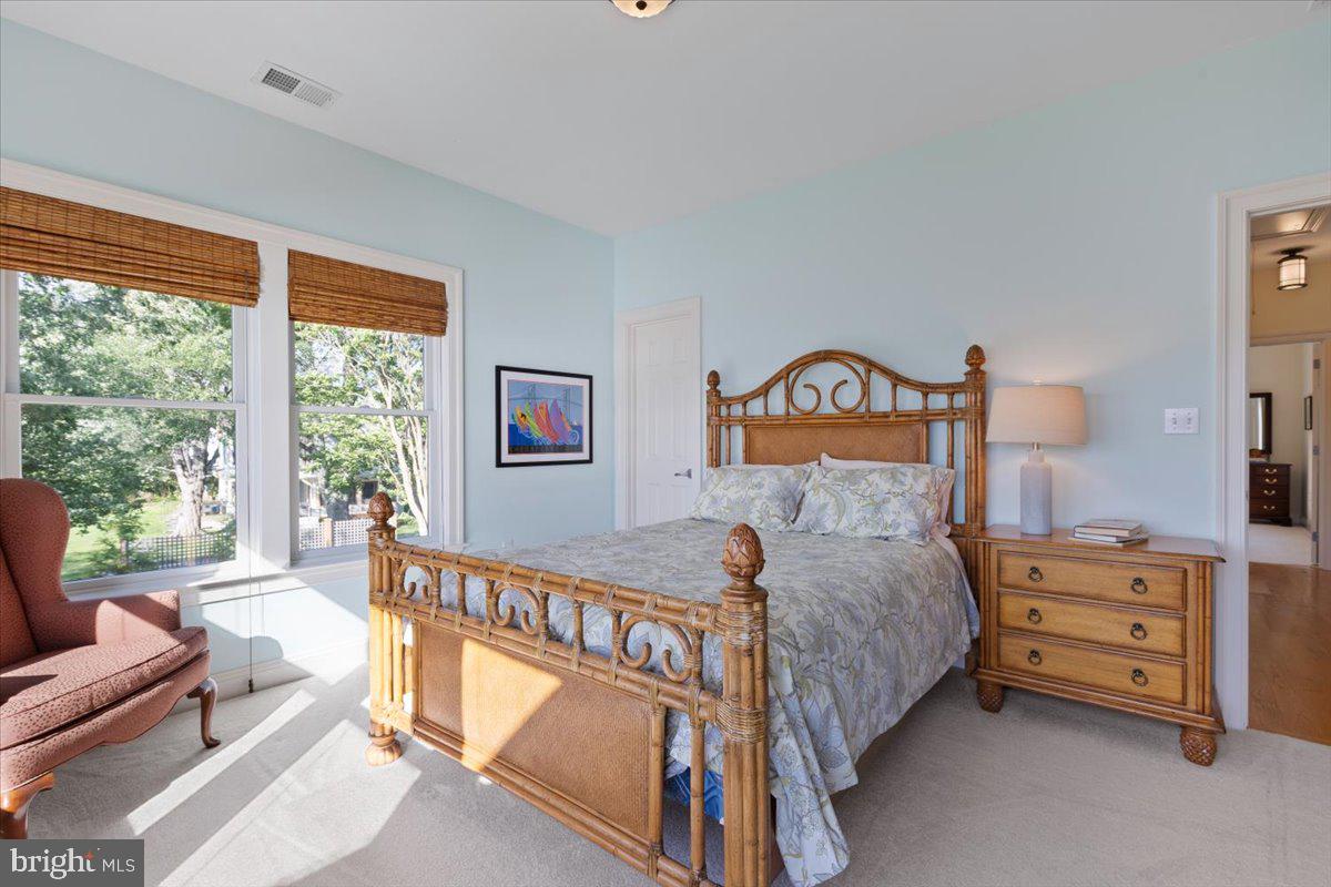 SHADY SIDE - Residential