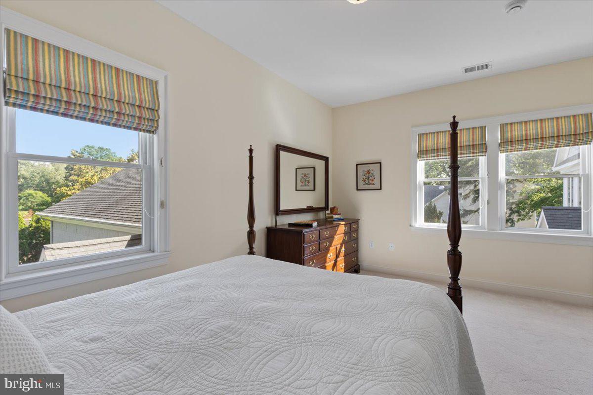 SHADY SIDE - Residential