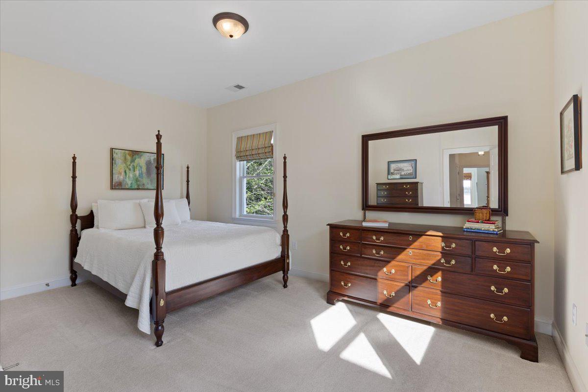 SHADY SIDE - Residential