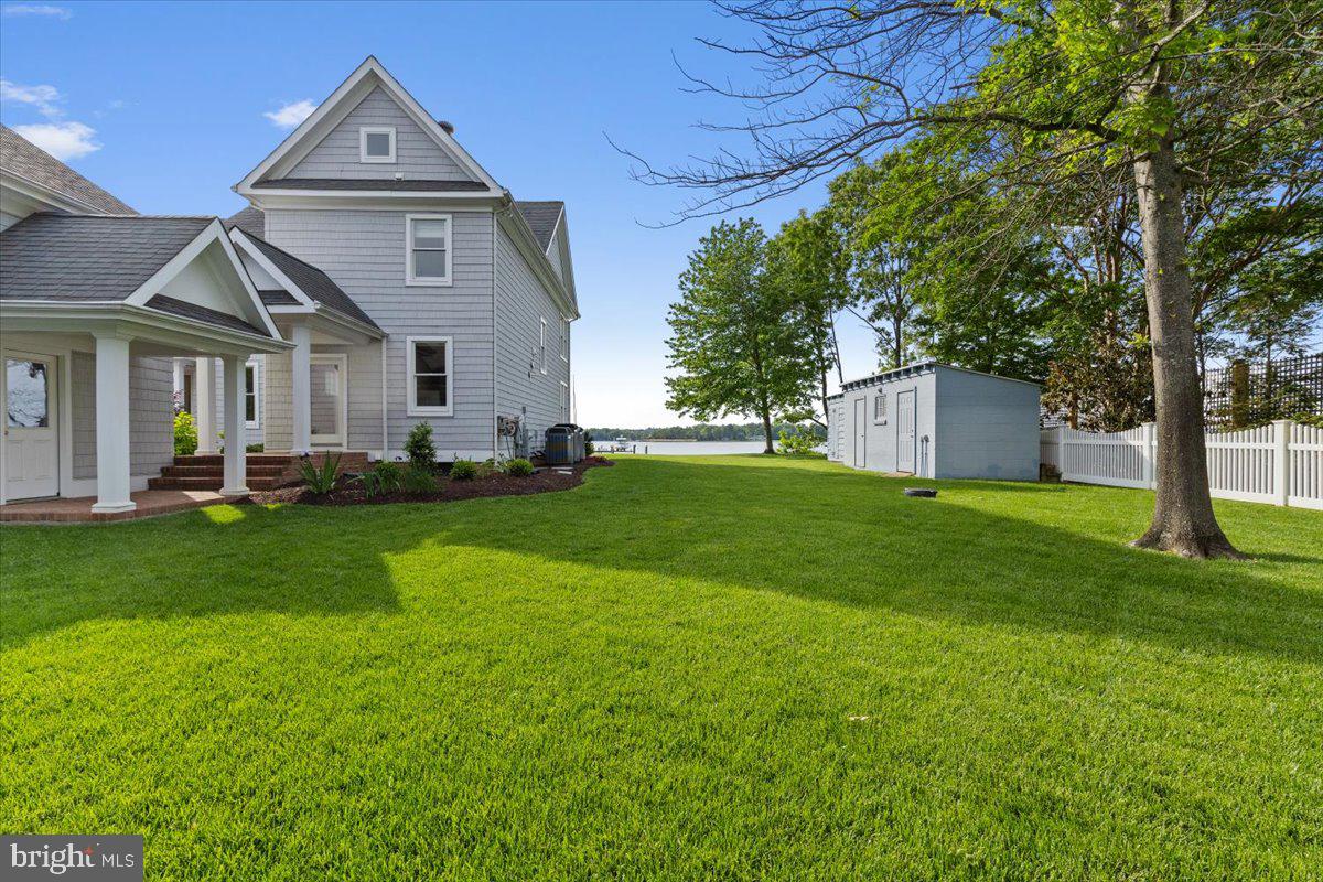 SHADY SIDE - Residential