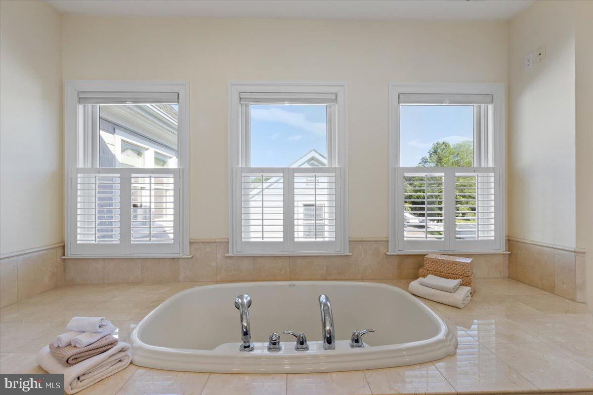 SHADY SIDE - Residential