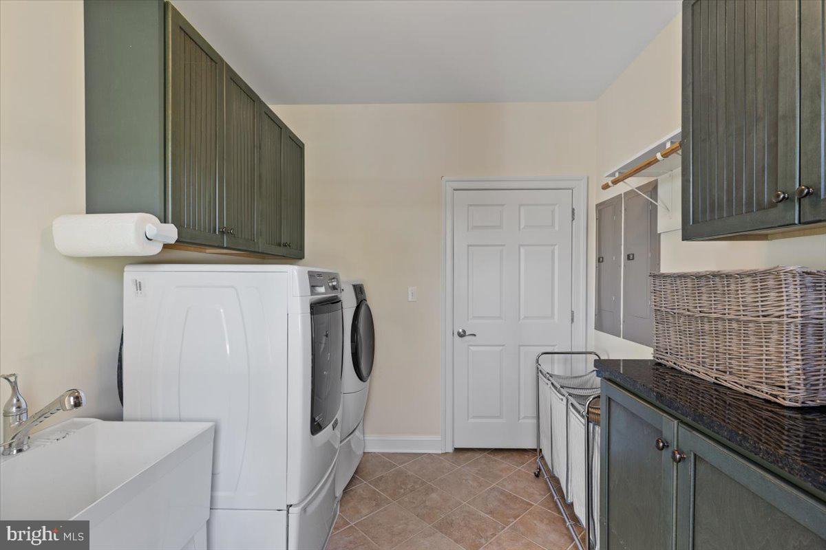 SHADY SIDE - Residential