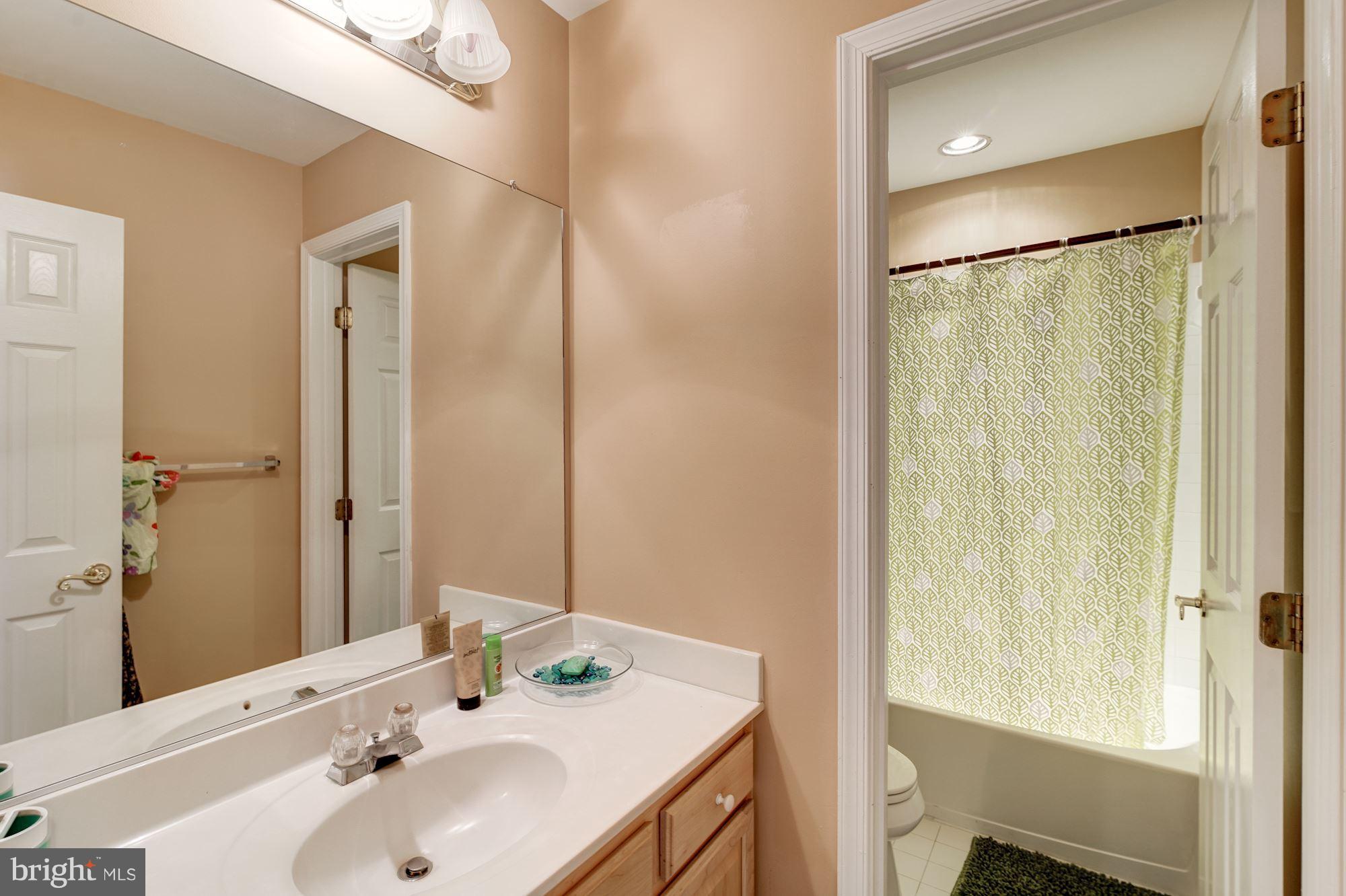 WILLOW OAKS - Residential Lease