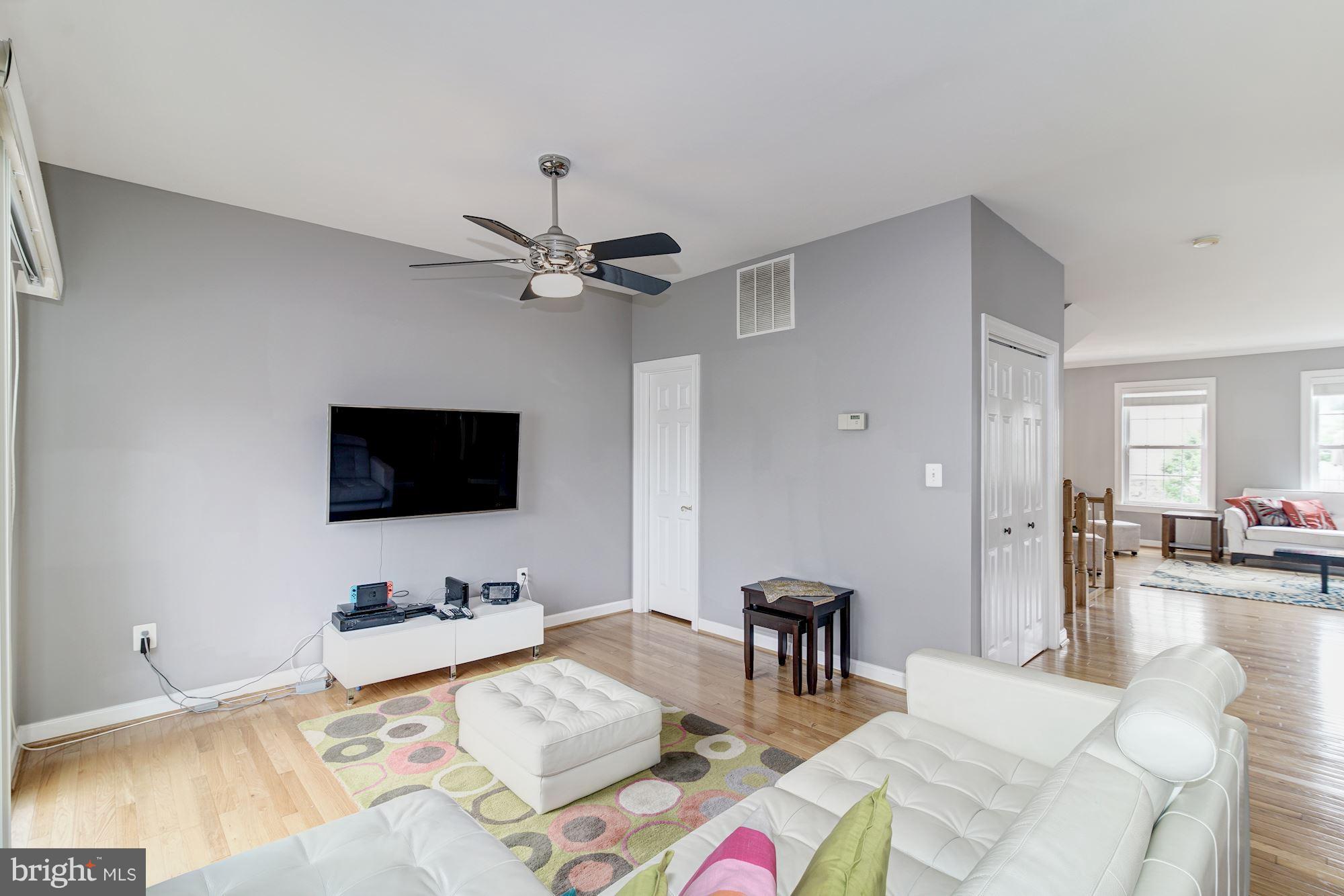 WILLOW OAKS - Residential Lease