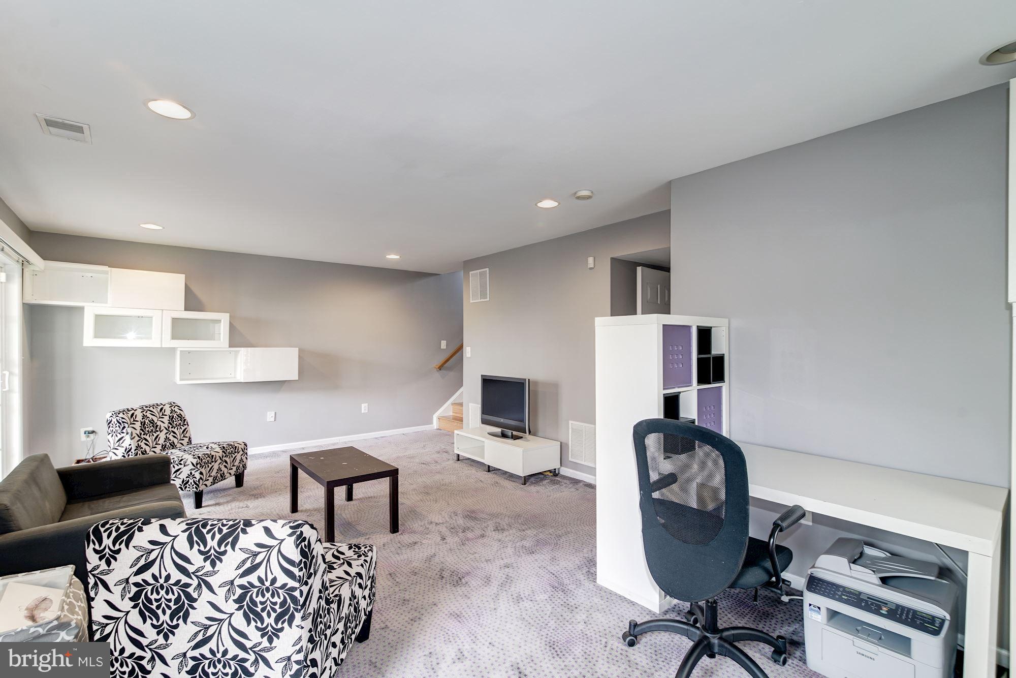 WILLOW OAKS - Residential Lease