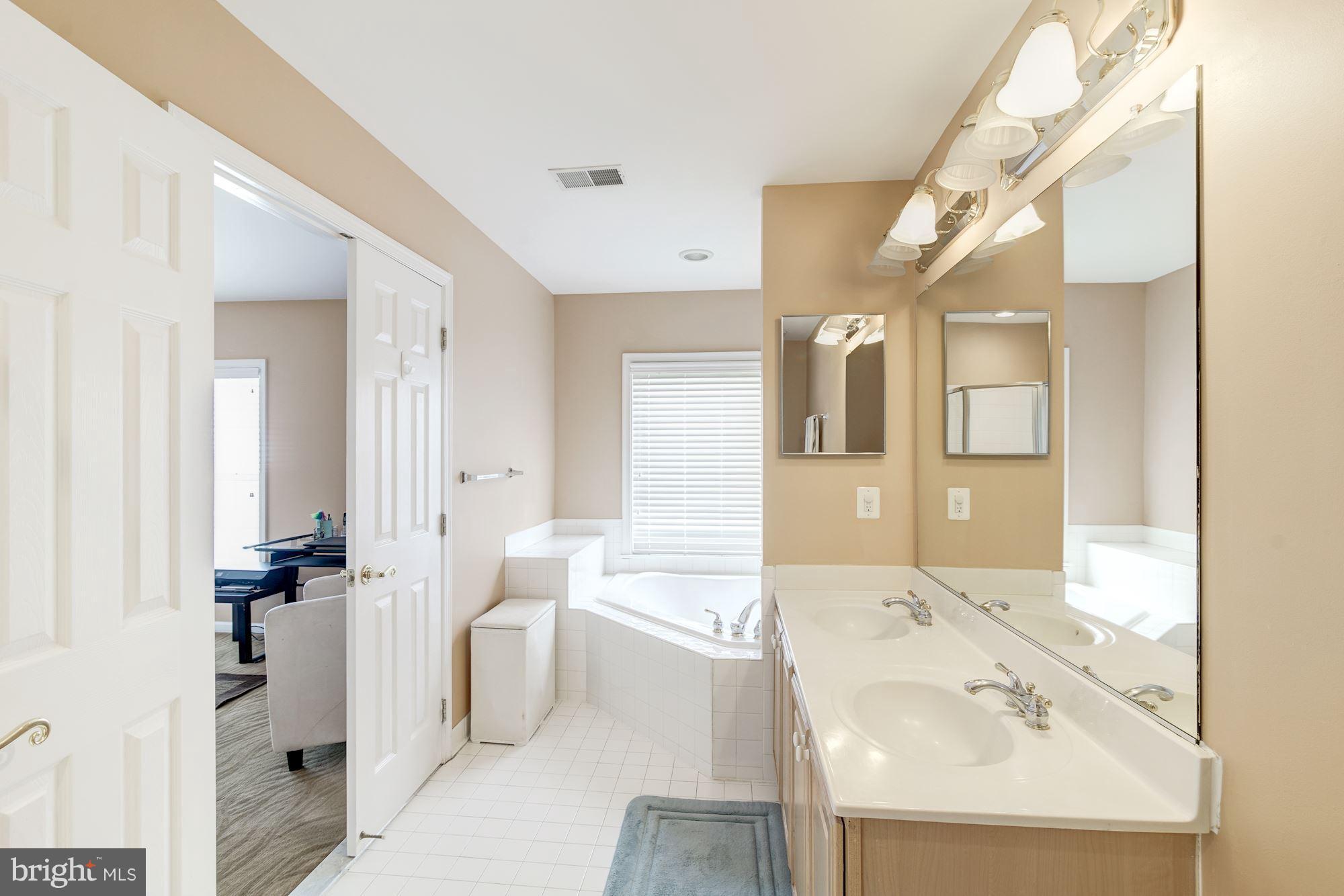 WILLOW OAKS - Residential Lease