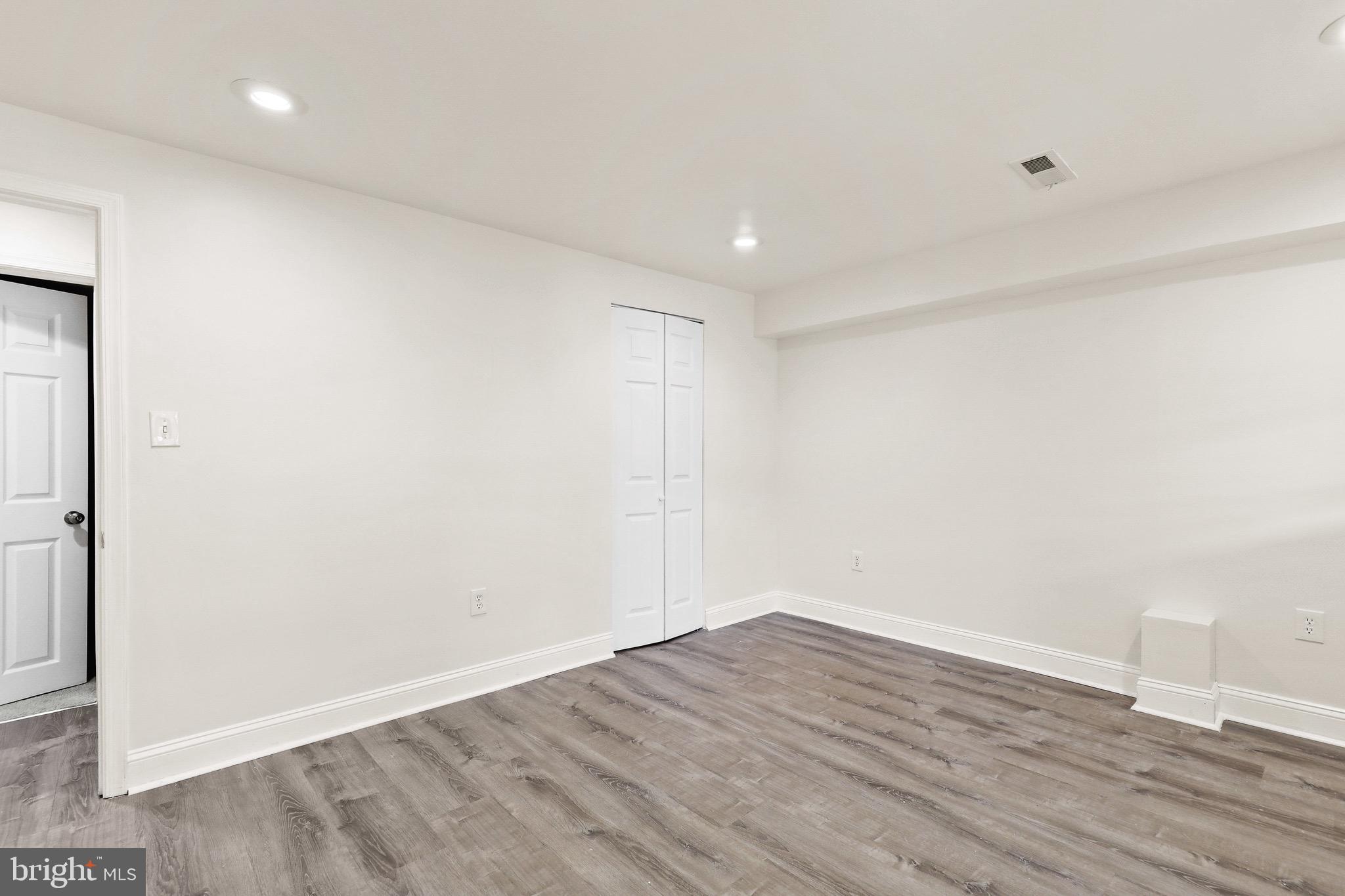 PARKSIDE - Residential Lease